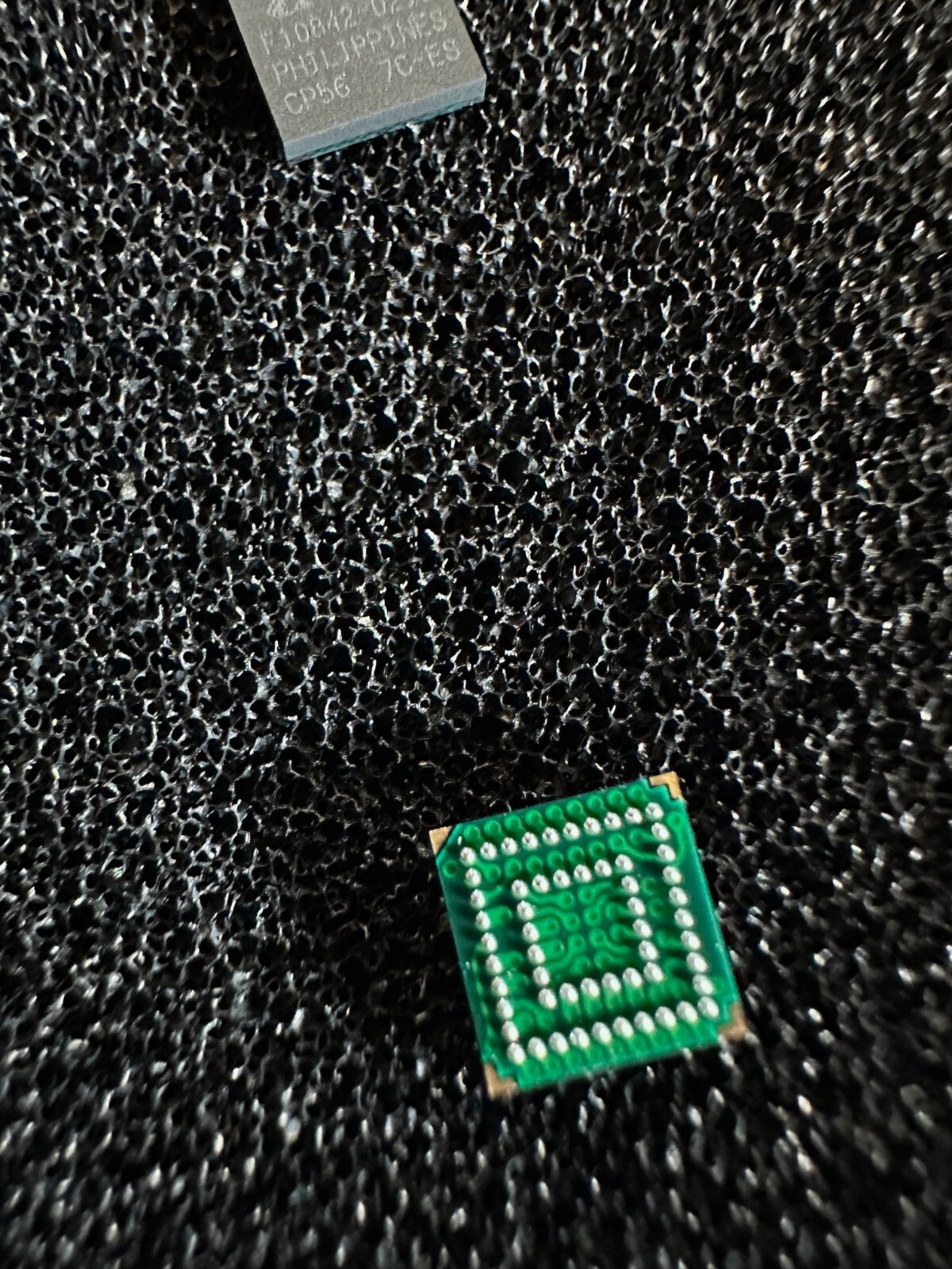 XILINX XC2C64 CPLD complex programmable logic device (5 pcs)