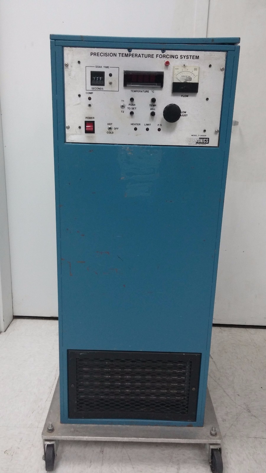 Thermonics T-2400R Temperature Forcing System