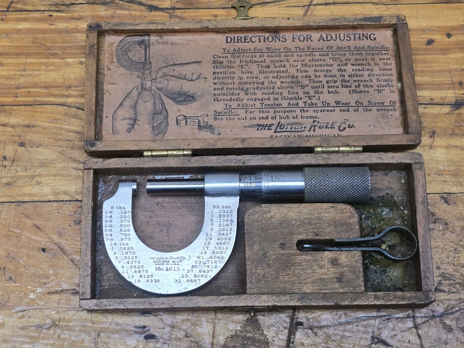Vintage Lufkin No. 1611 Outside Micrometer 0- 1” with Original Wood Box