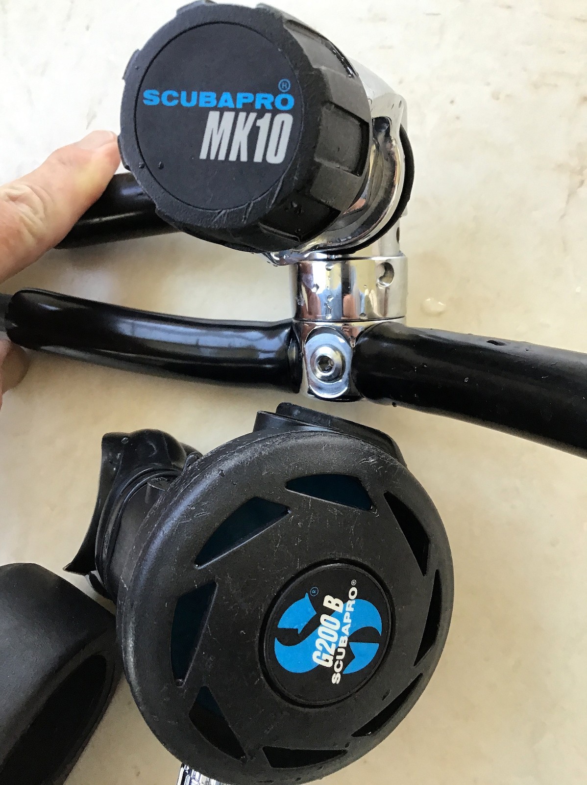 Scubapro MK10 Regulator, G200 B Second Stage, BCD, A.I.R. 2, Black, Medium