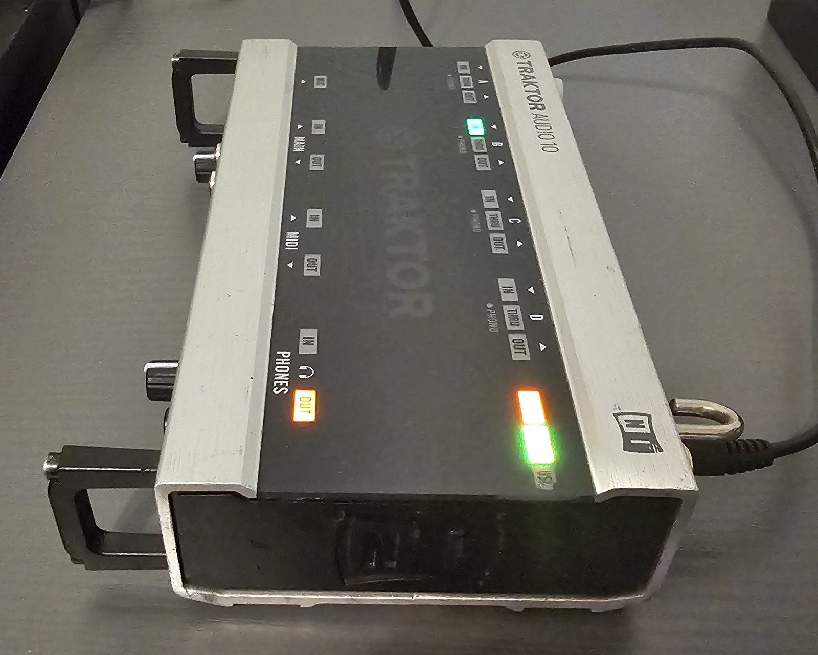 Native Instruments Traktor Audio 10 Scratch Audio Interface, AS IS