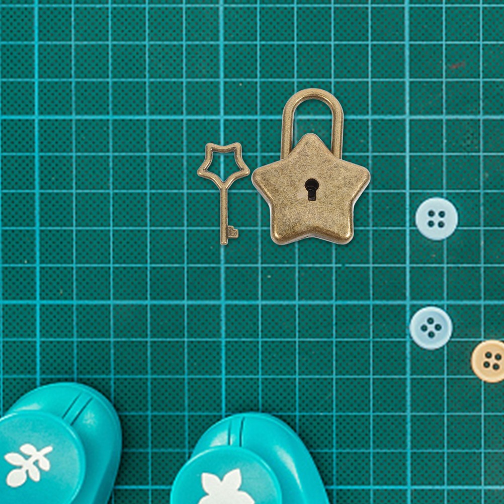 2 Sets Star Shaped Locks Five-Pointed Star Shaped Padlock with Key Small Metal