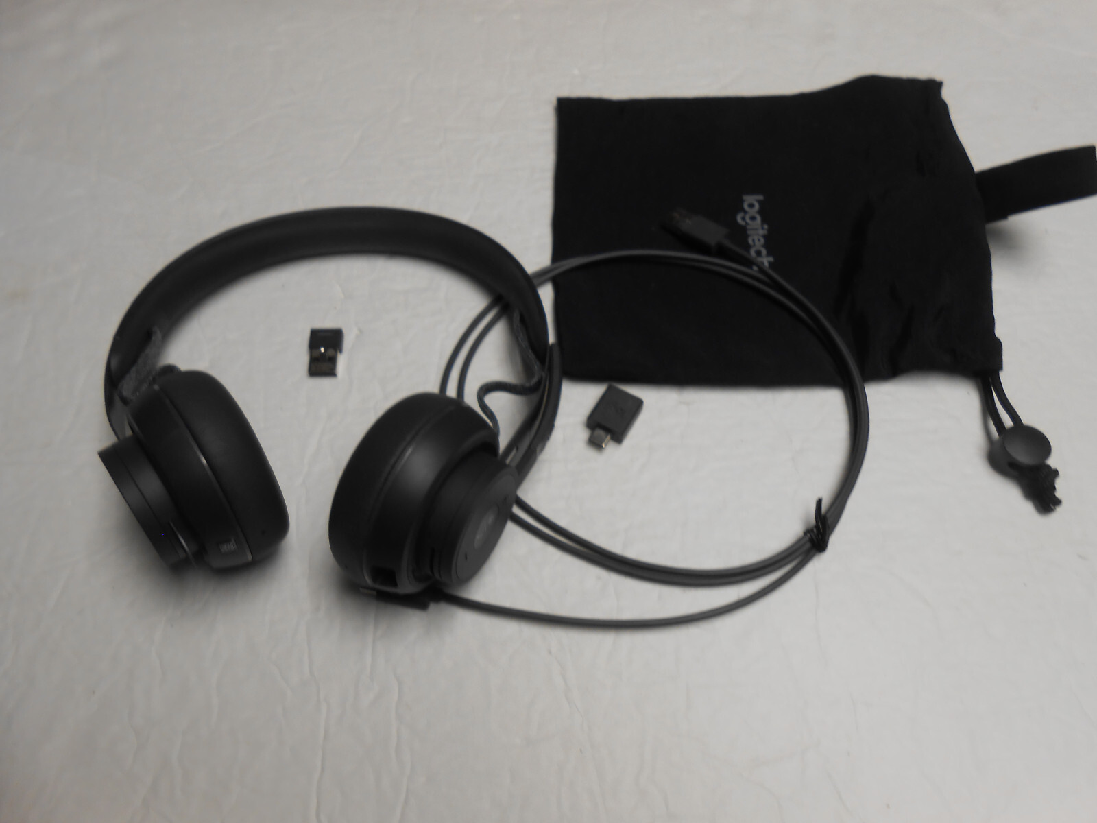 Logitech Zone Wireless 981-000853 Black Ear-Pad (On the Ear)