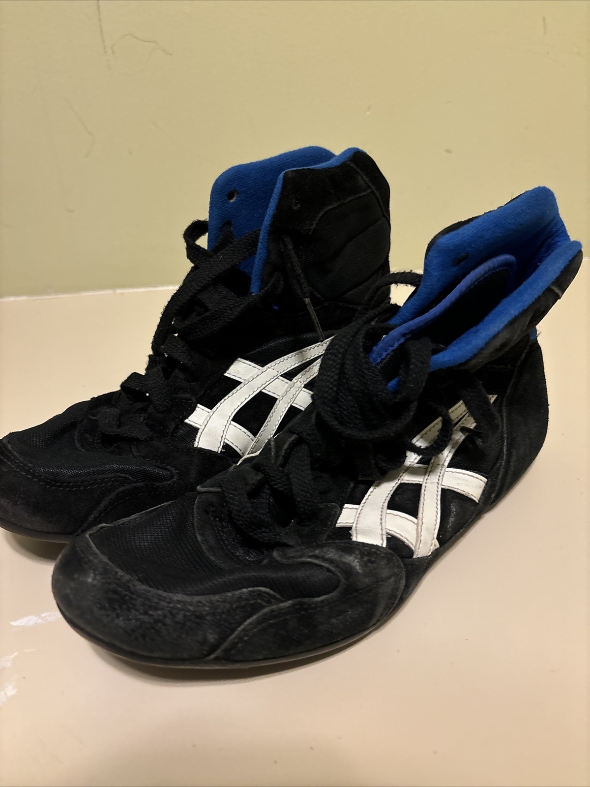 wrestling shoes 8.5 asics