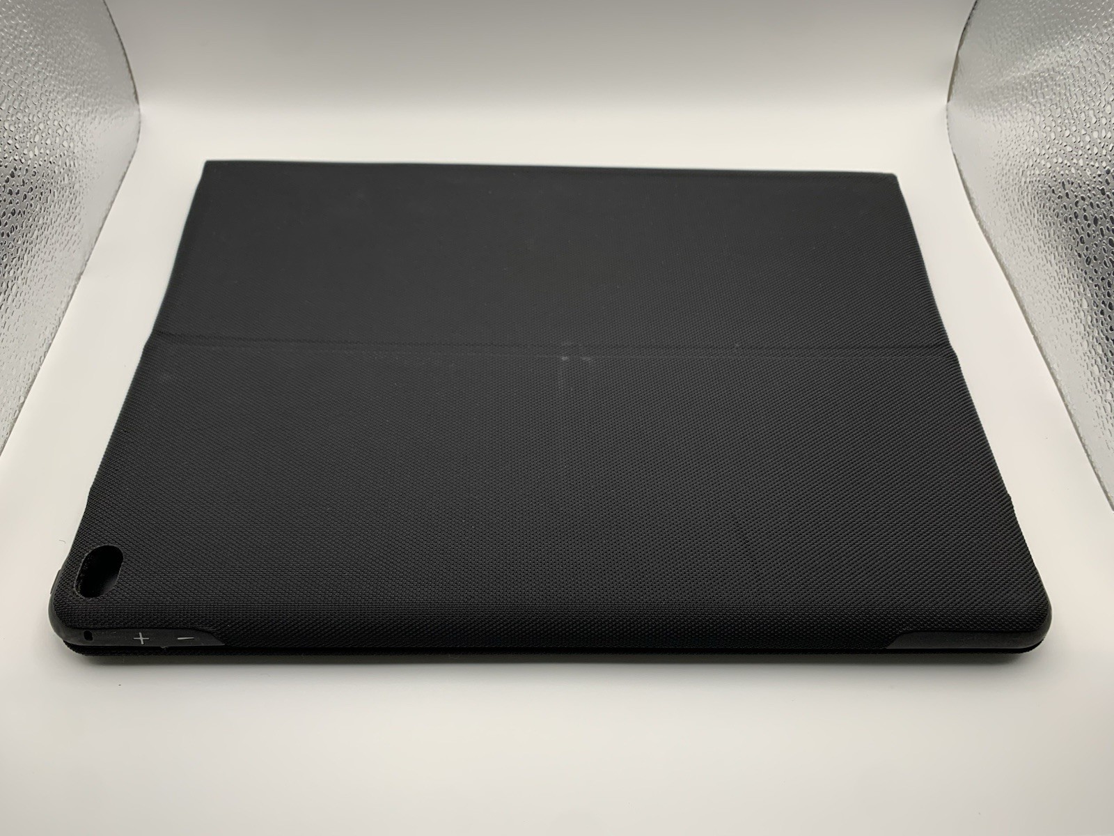 Logitech CREATE Backlit Keyboard Case for iPad Black Logi 820-007732