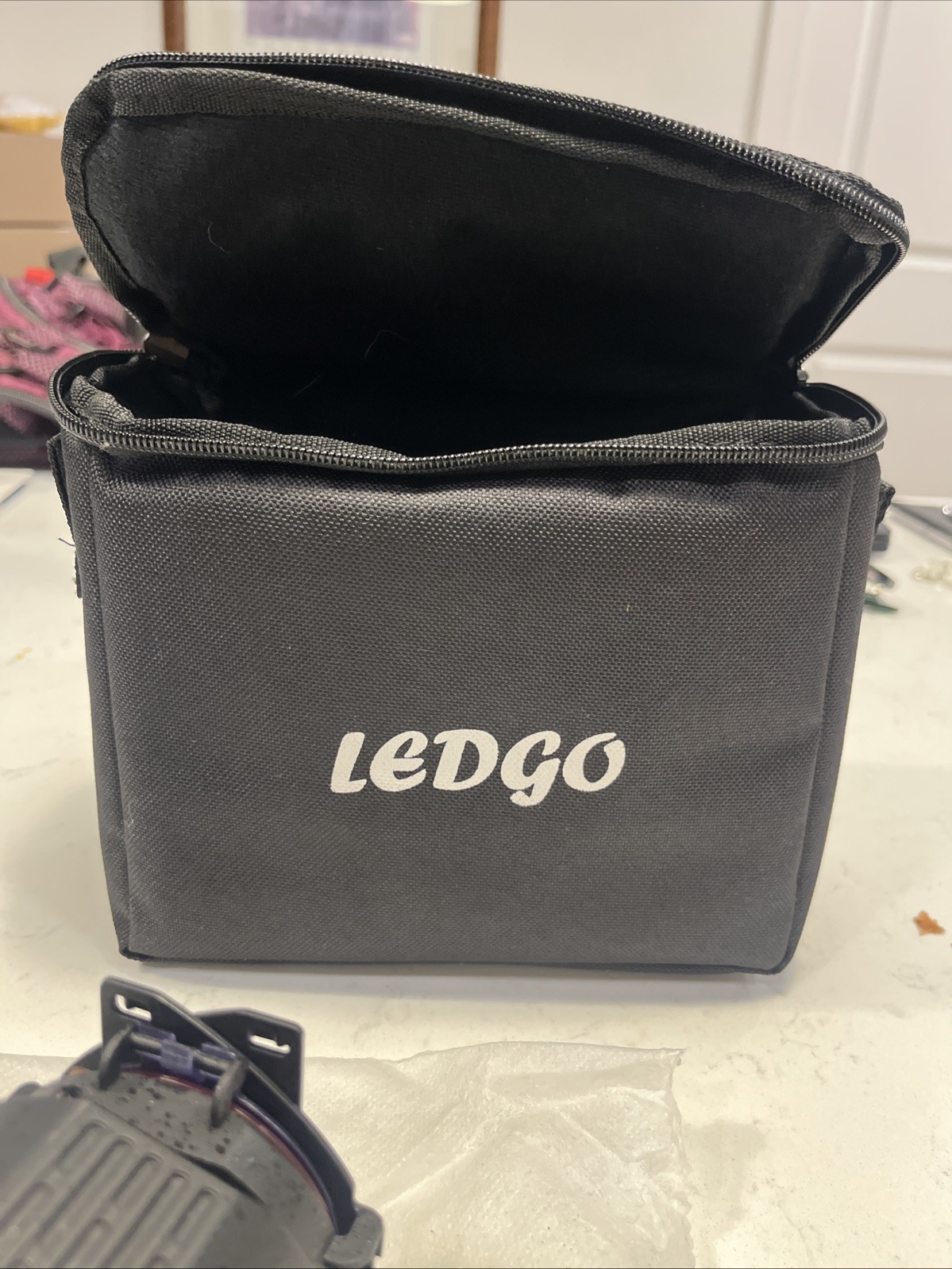 Ledgo LED Fresnel Light on Camera LG-24F Light