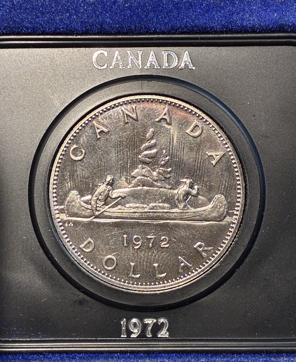1972 Canada $1 Dollar Coin Voyageur Canoe Design Royal Canadian Mint Case