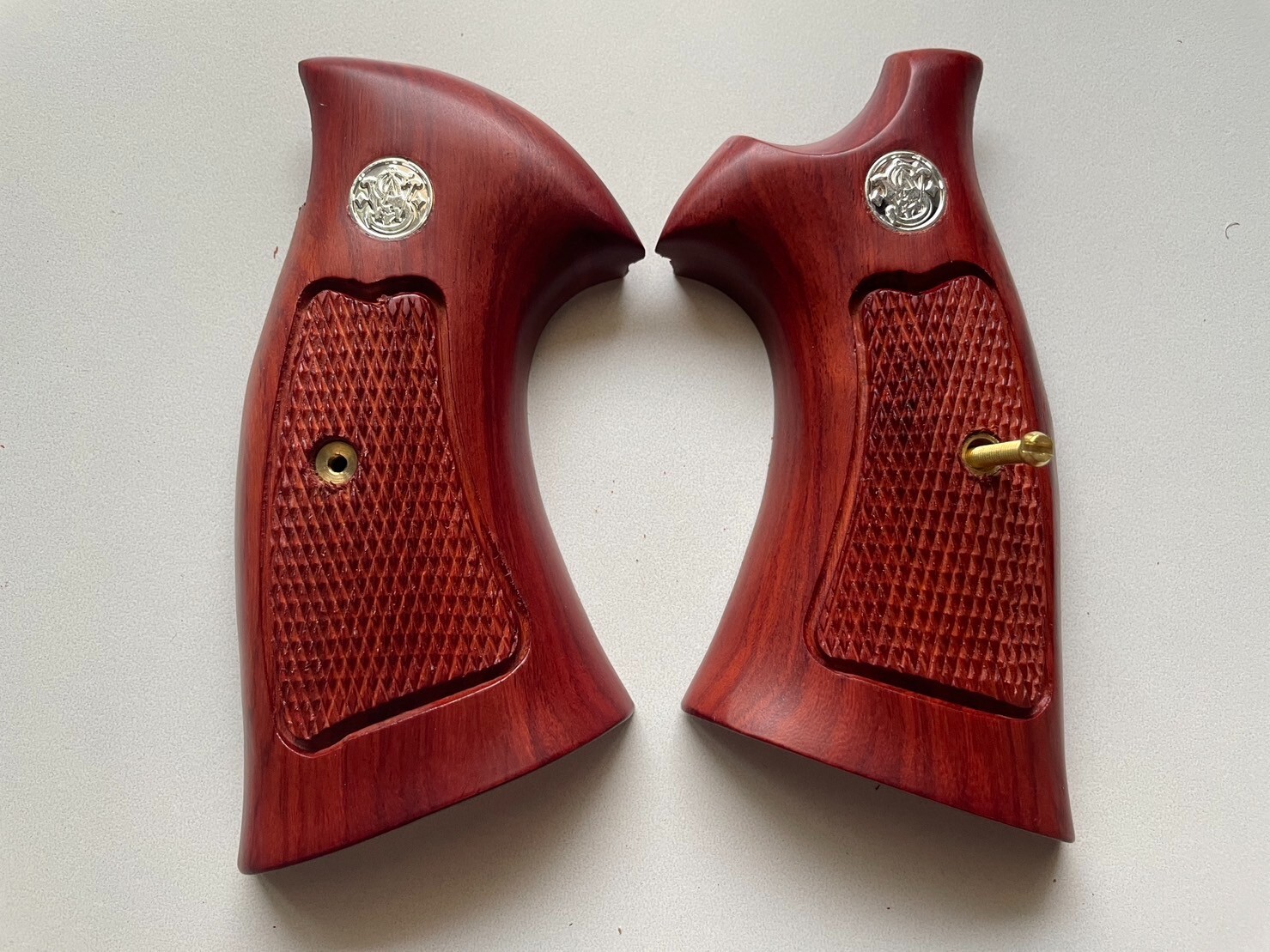 Handmade Checkered Grips for S&W K/L Frame Round Butt  Grip Open back