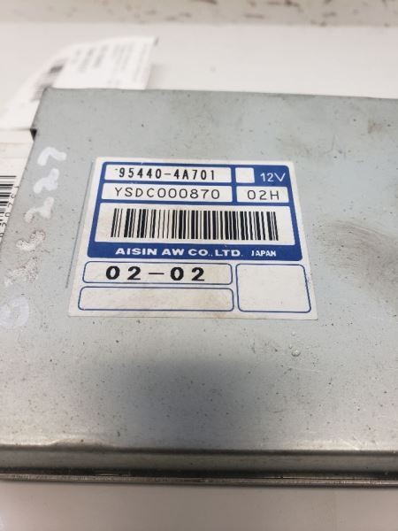 2003 Kia Sorento Control Module Steering Lower Center Dash Thru OEM 1030857