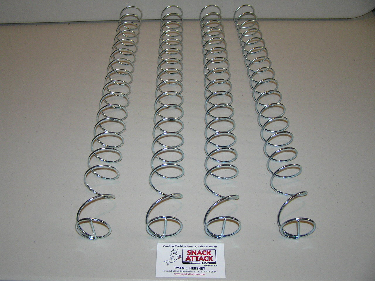 VM150 SNACK TIME VENDING MACHINE (4) SMALL COILS - 13 Product Count / Free Ship!