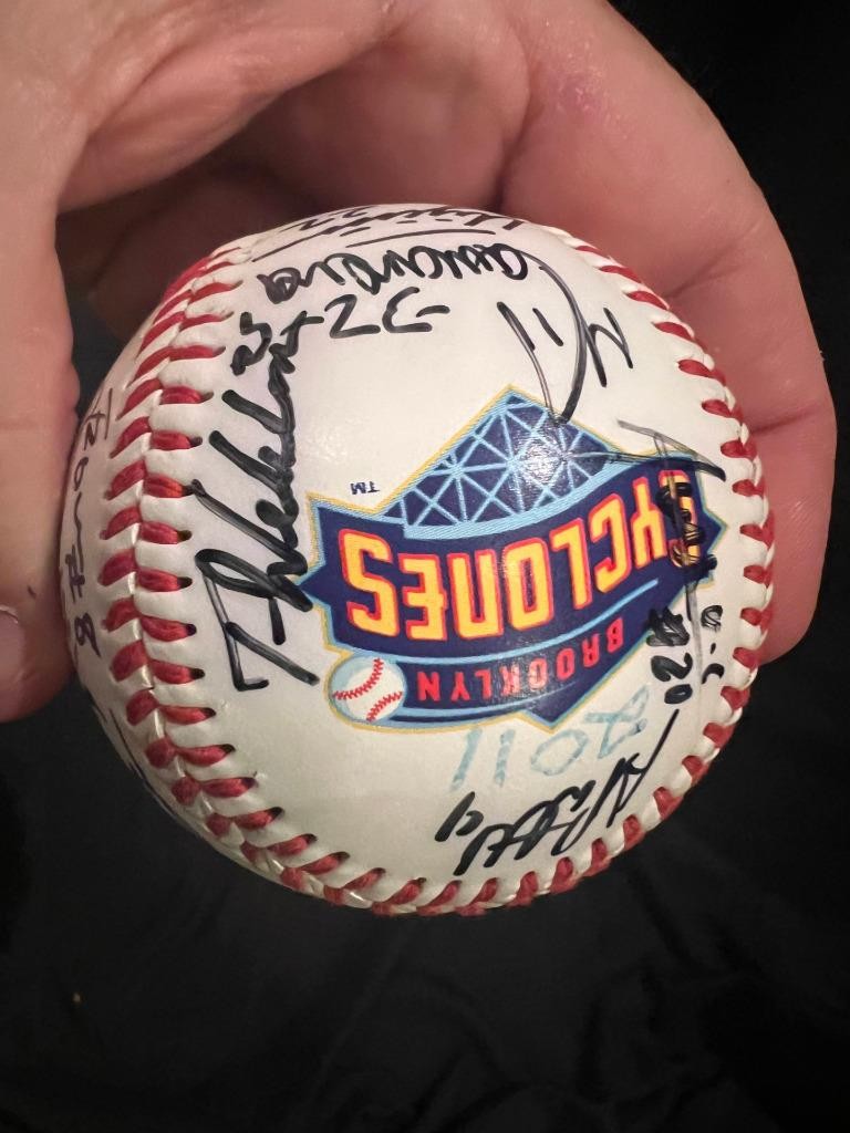 Original Authentic Player Signature Signed Team Brooklyn Cyclones Baseball 2011