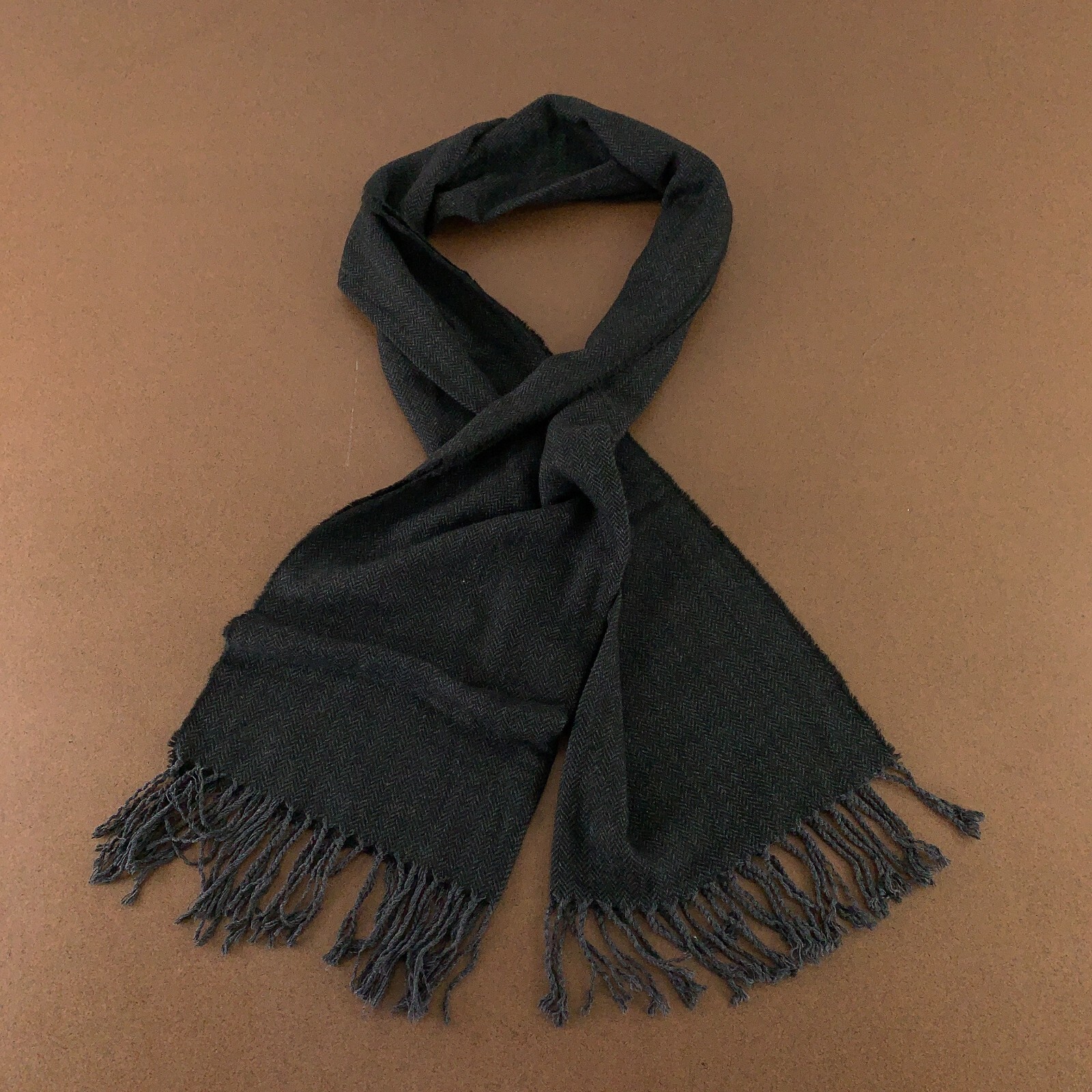 Men's Classic Charcoal Gray Chevron Knit Fringe Trim Scarf New