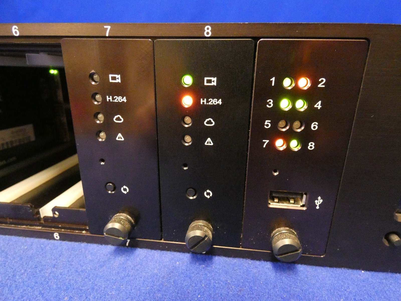Teradek T-RAX Decoder Base w/RX, TX, Controller Modules (read ad description)
