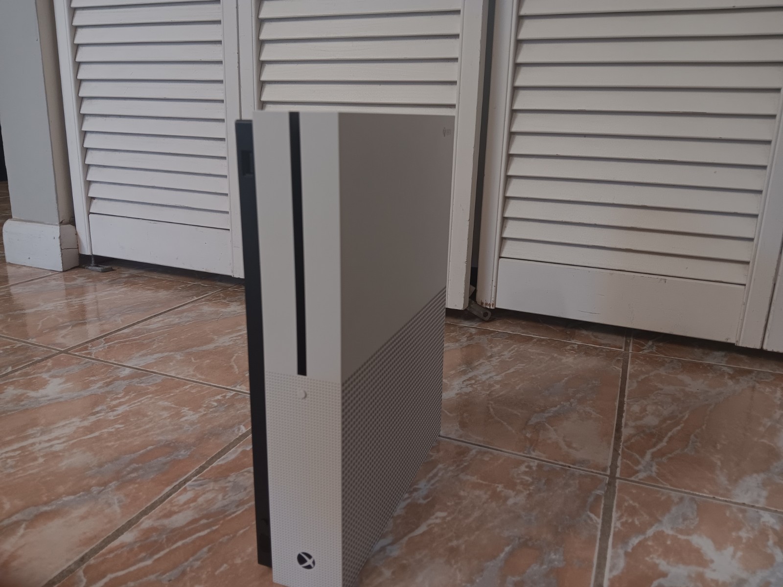 Microsoft Xbox One S 1TB 4K White Console w/ 2 Wireless Controllers Green/White