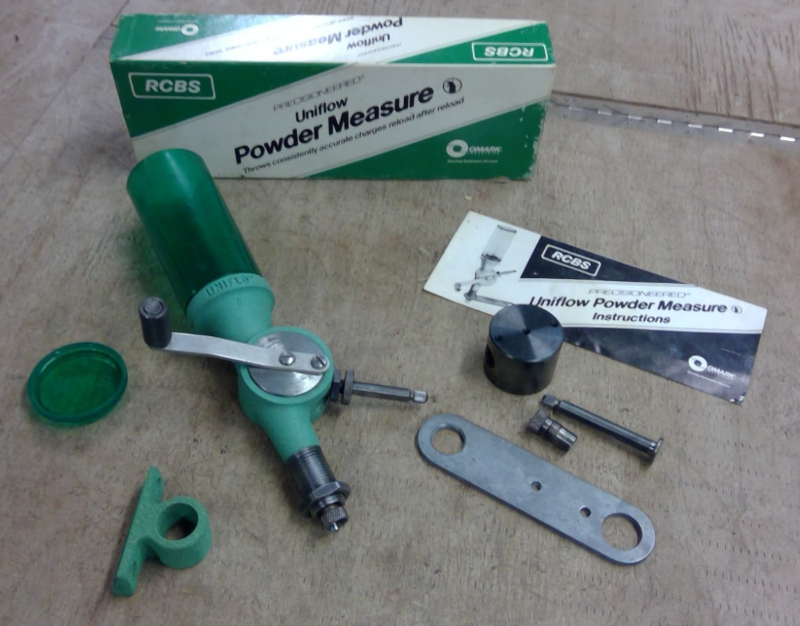 RCBS P/N 09000 Uniflow Powder Measure Combo Large&Small Cylinders & Box