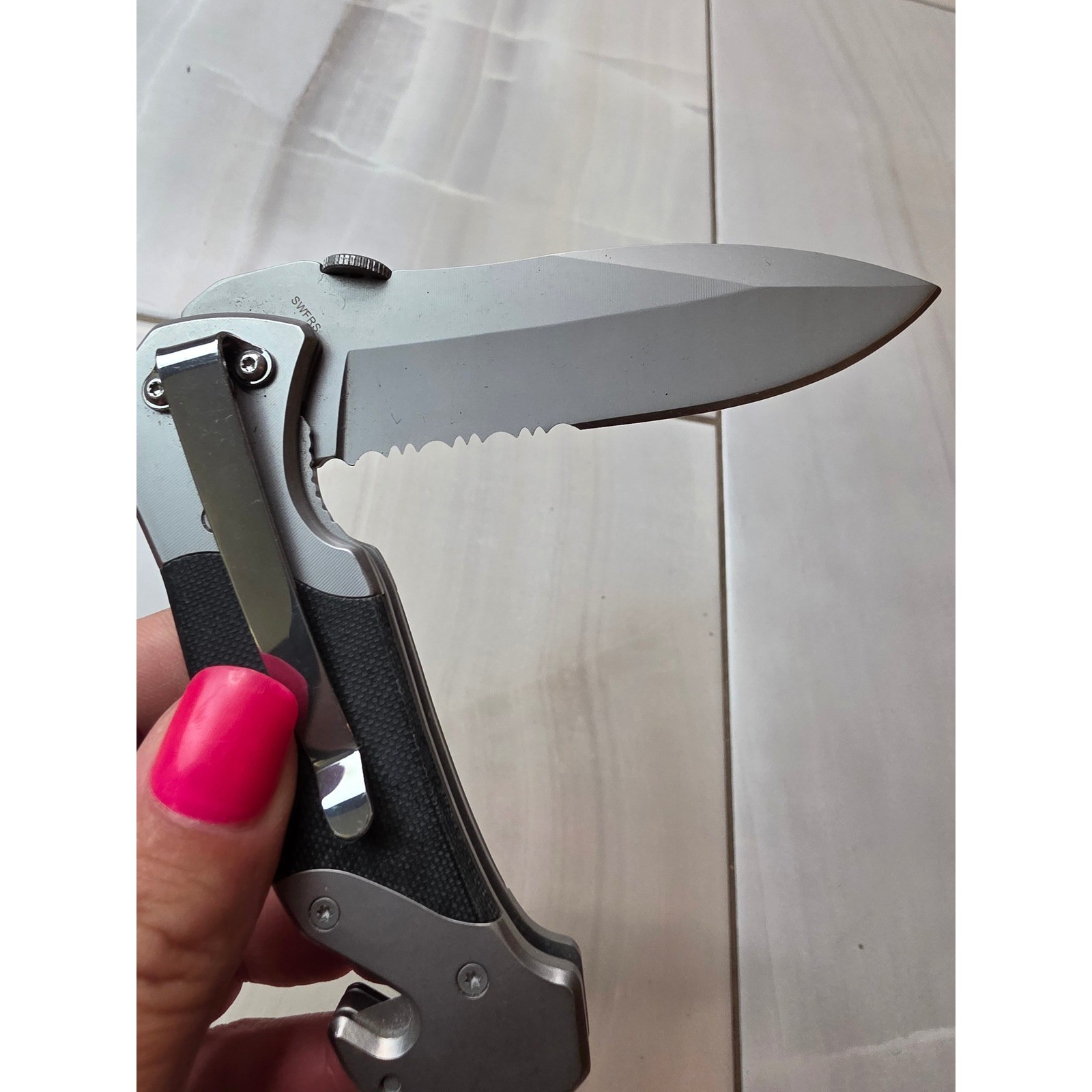 Smith & Wesson 1st Response SWFRS Folding Knife Serrated Blade Rescue Tool F1