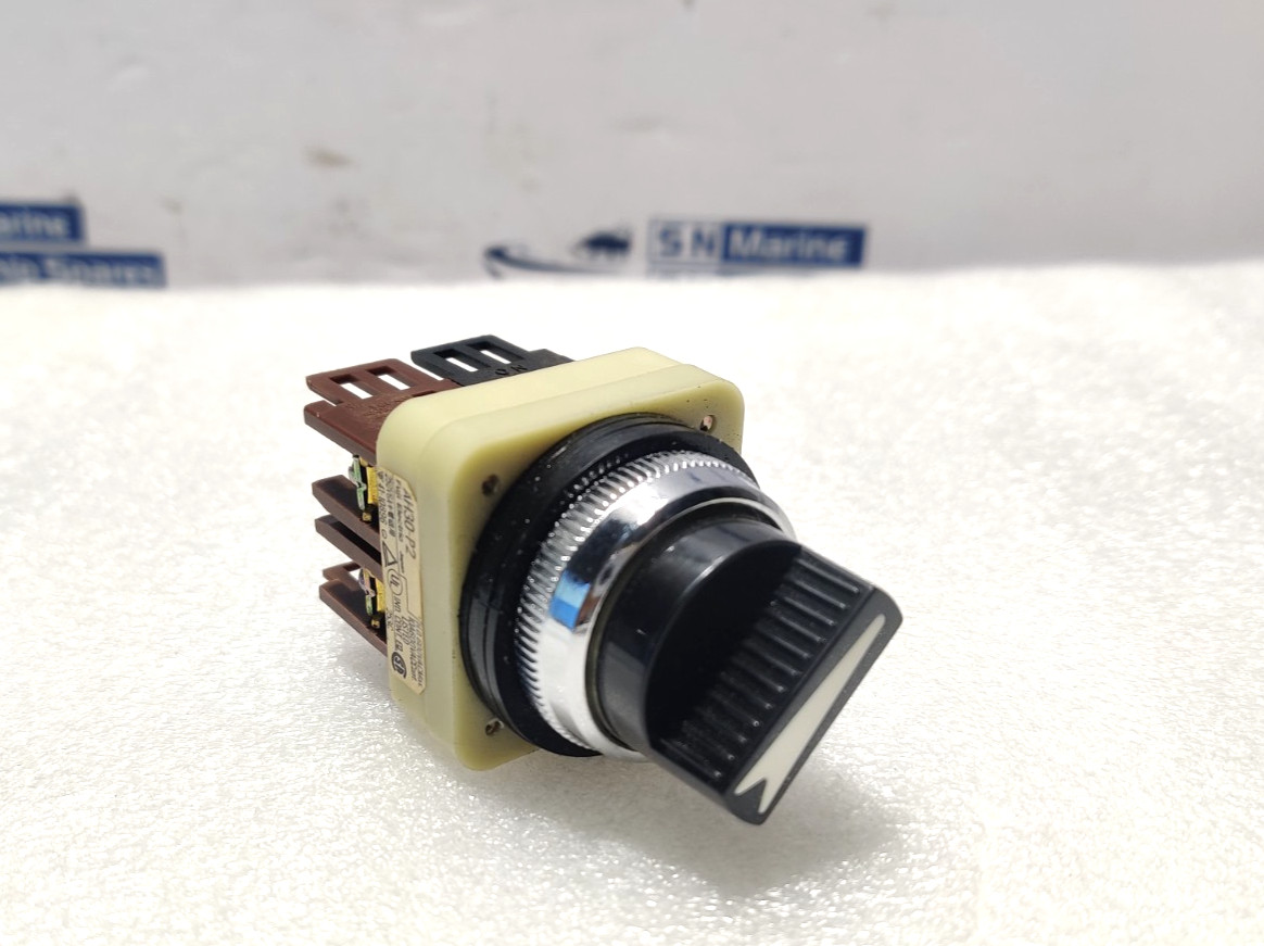 Fuji Electric AH30-P2 Command Selector Switch 250V6A AH30P2B11