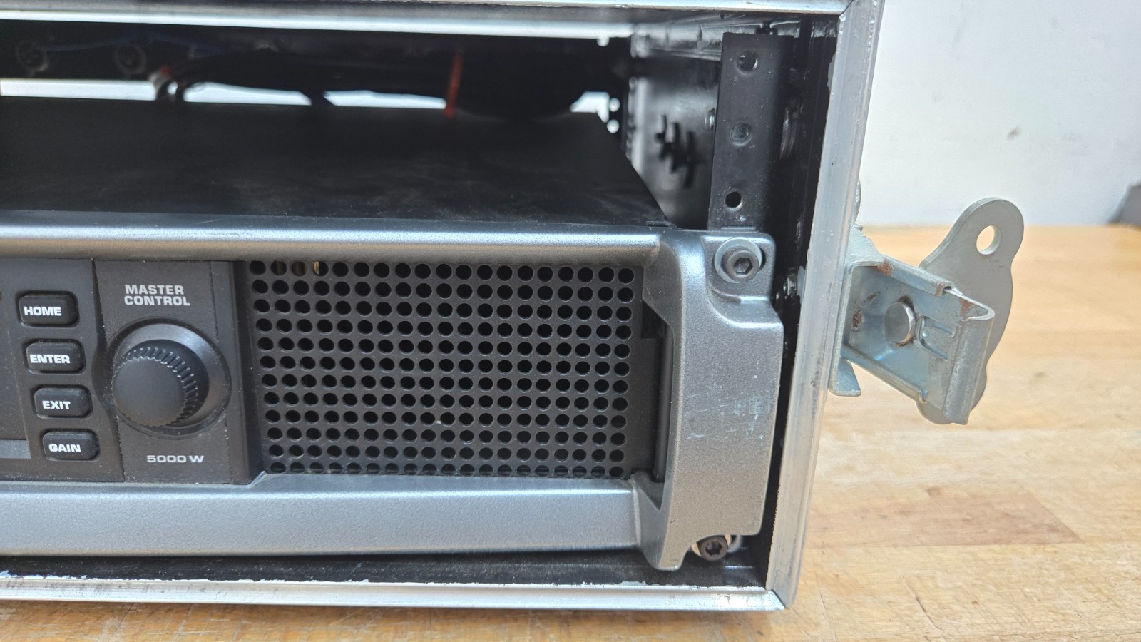 QSC CXD 4.5 Multi-Channel System Processing Amplifier, 4-Channel Low-Z, Hi-Z