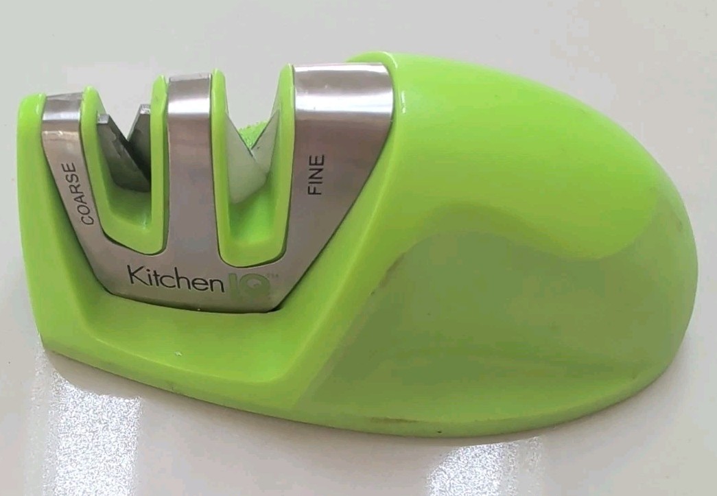 KitchenIQ 50881 Edge Grip 2-Stage Knife Sharpener 3.75 x 2.04 x 1.63 inches Used