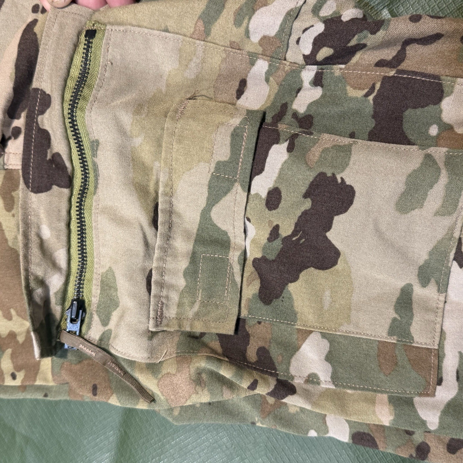 USGI A2CU Aircrew Combat Coat & Trousers Multicam / OCP Large - Regular