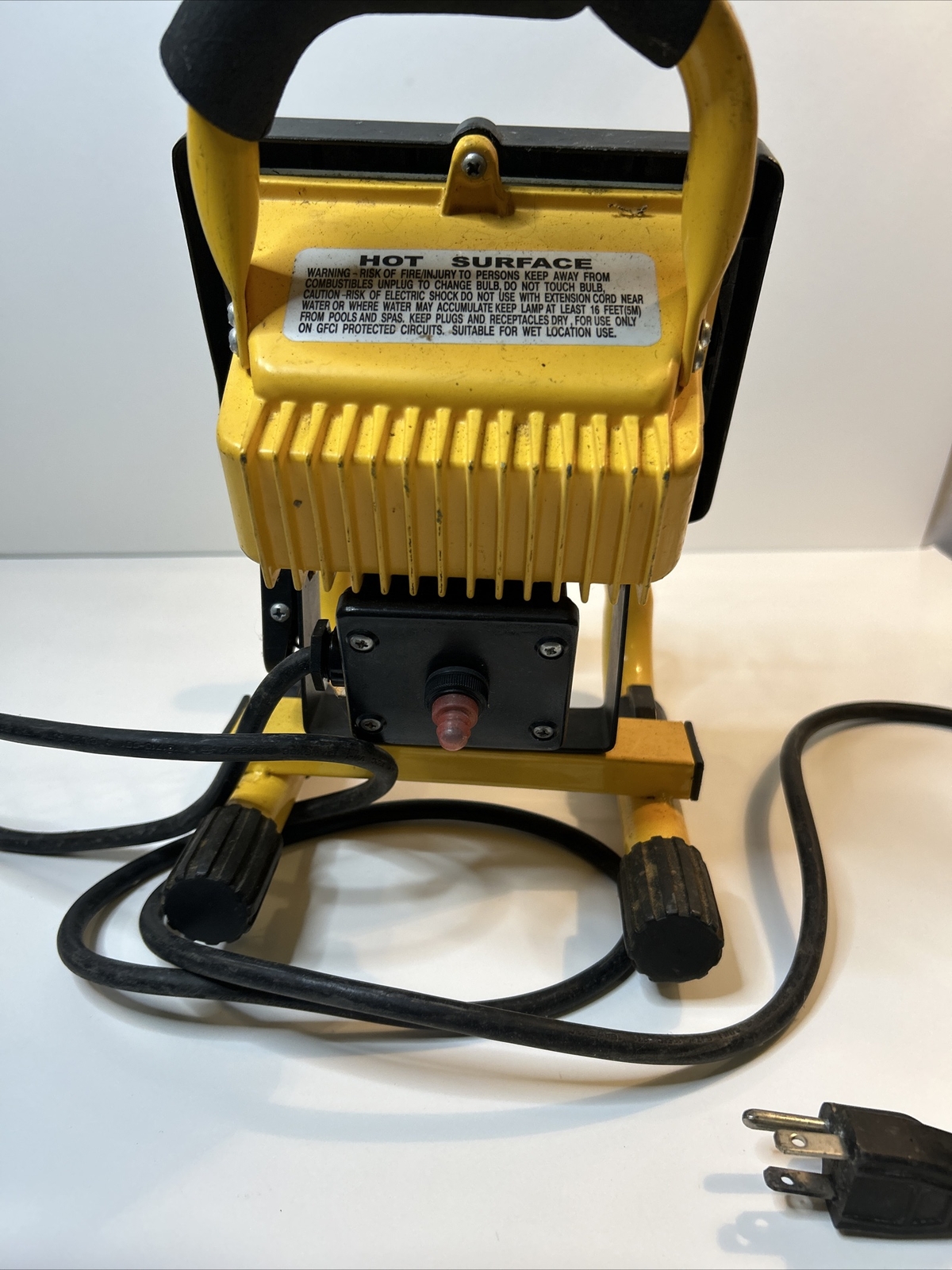 Workforce Halogen Light. Needs New Bulb