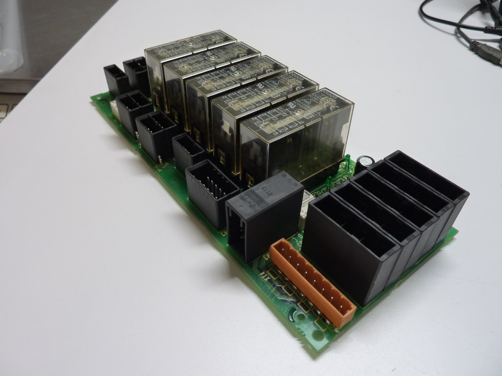 FANUC A20B-1007-0490/03A RELAY BOARD W/ G7S-4A2B RELAY BOARD    (32192)