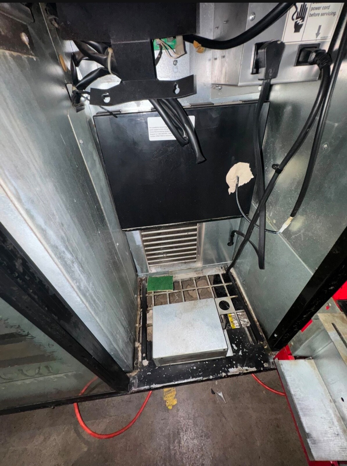 DIXIE NARCO 5000 DN5000 Elevator SODA COKE DRINK VENDING MACHINE
