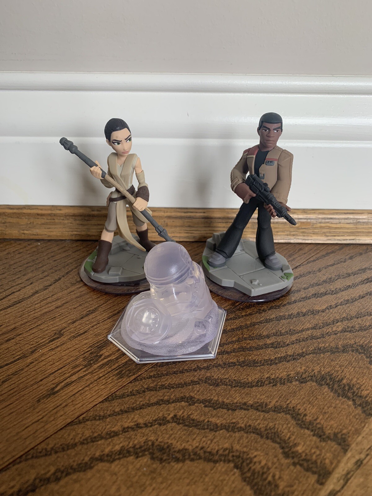 Disney Infinity 3.0 Force Awakens Playset and Characters