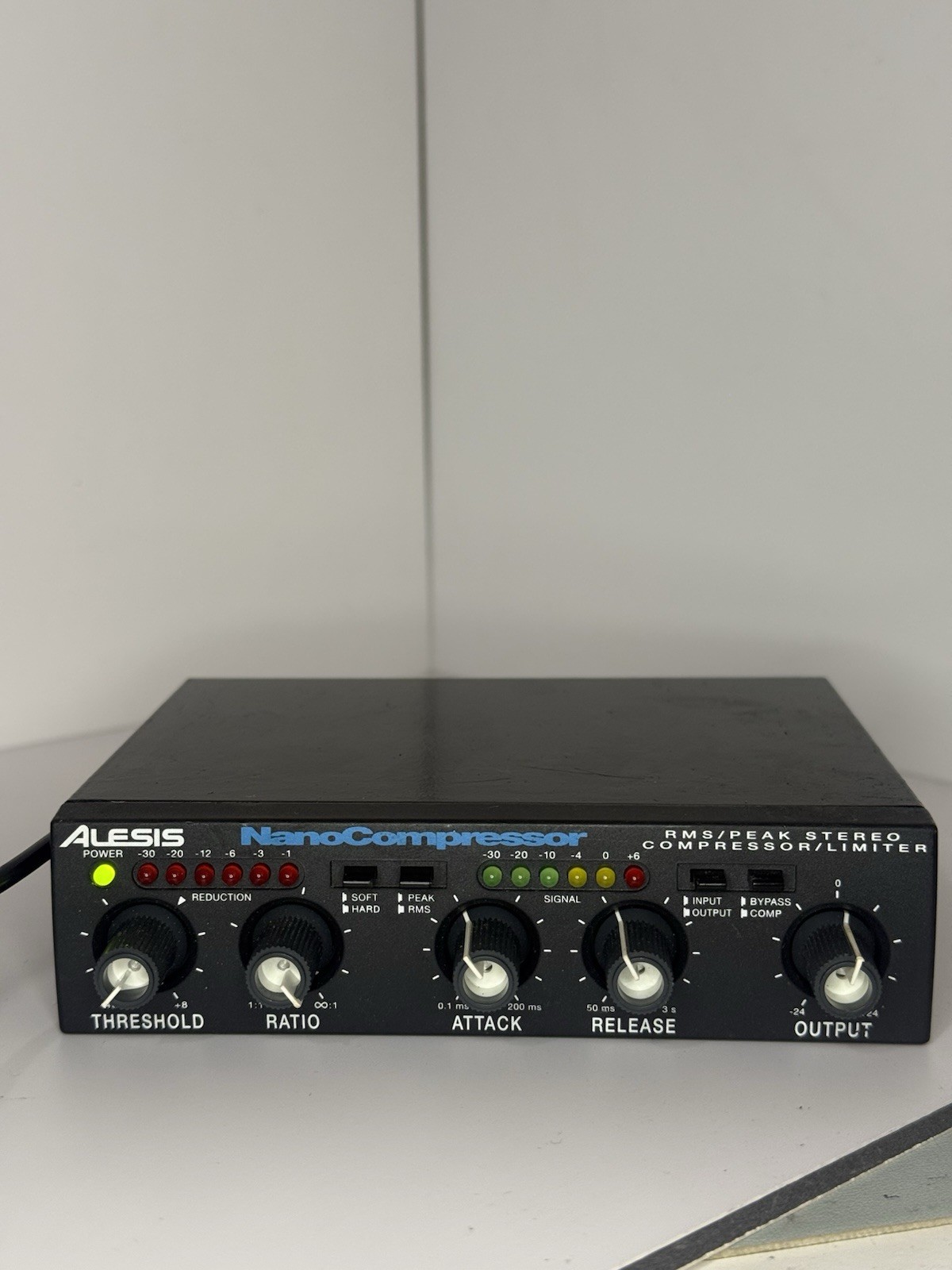 Alesis NanoCompressor Dynamics Processor With Power Cord UNTESTED