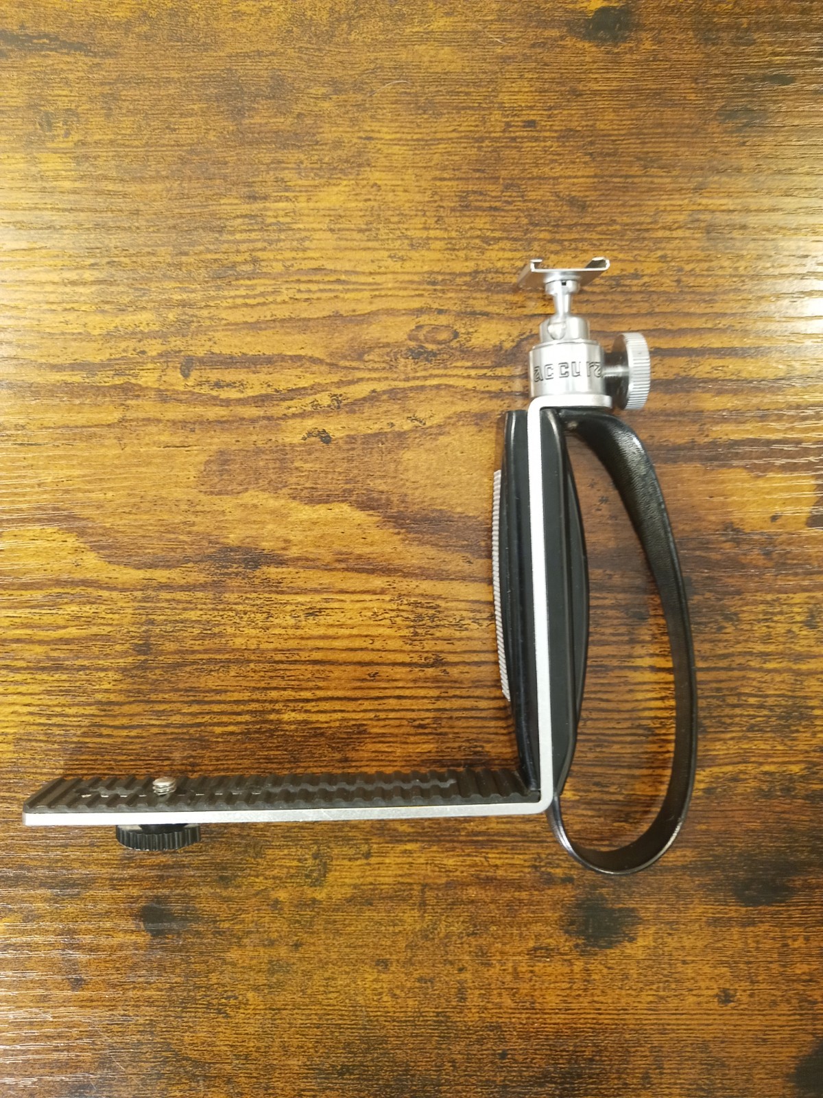 Accura Vtg Camera Body Grip W/Flush Mount For Medium Format Cameras Accugrip