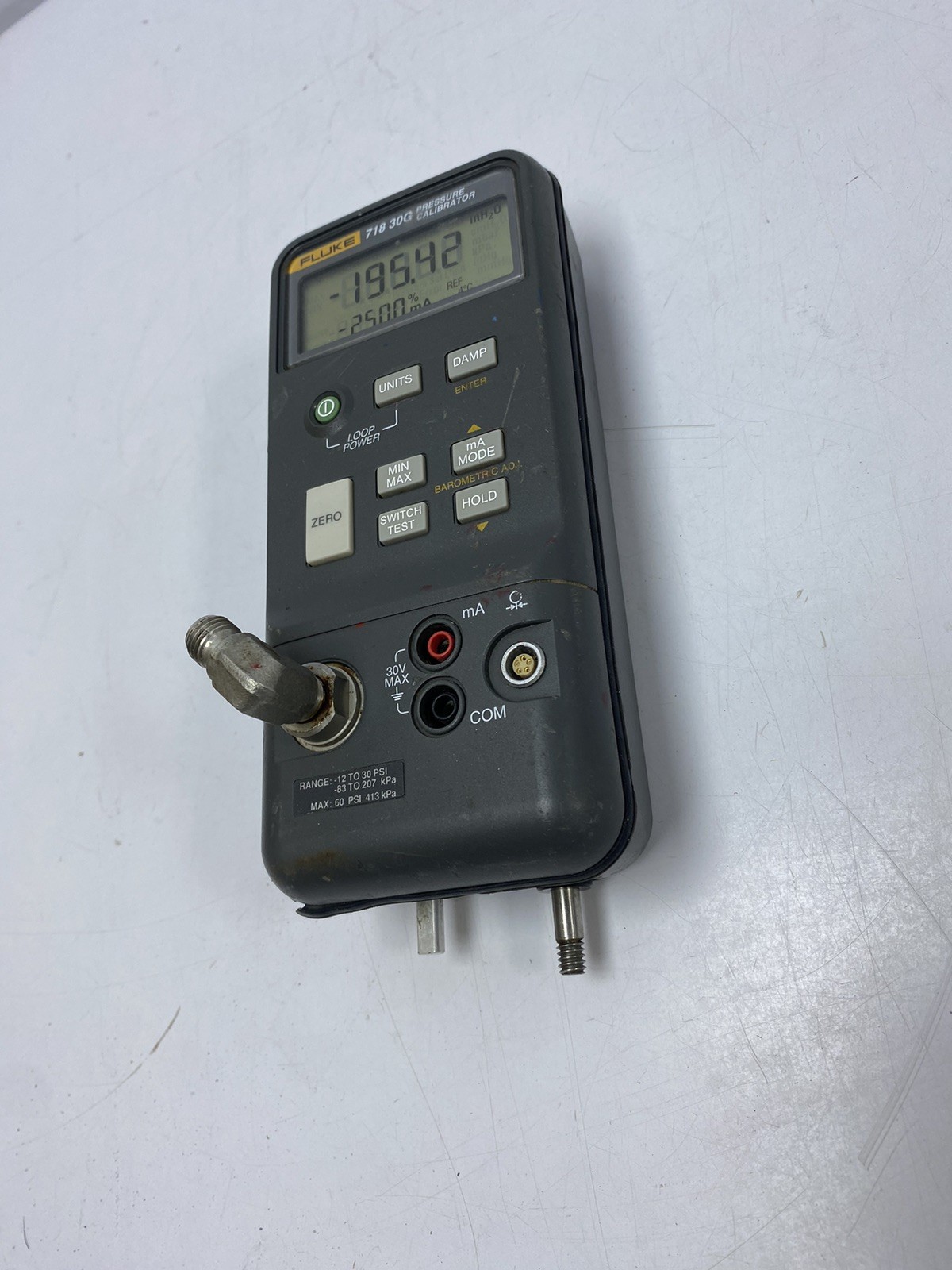 Fluke 718 30G Pressure Calibrator