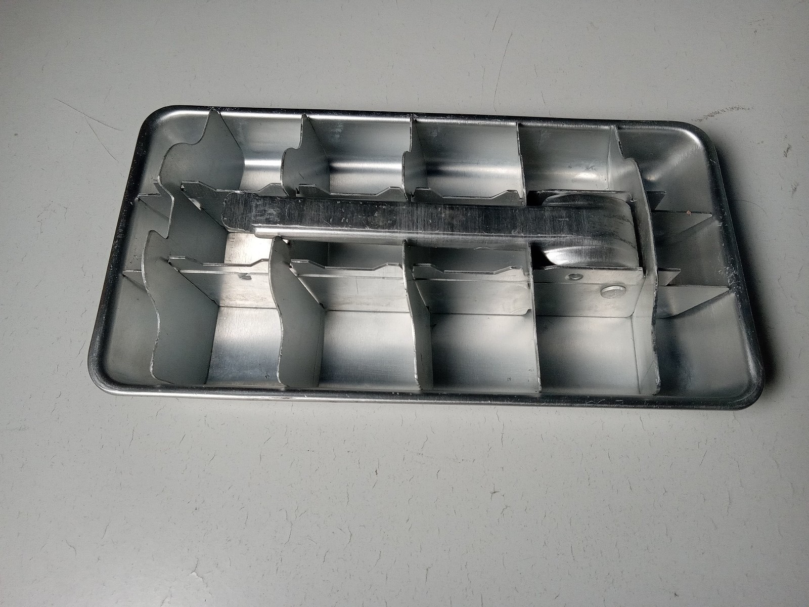 Vintage Aluminum Unbranded Ice Tray 18 Cube Freezer Quick Release