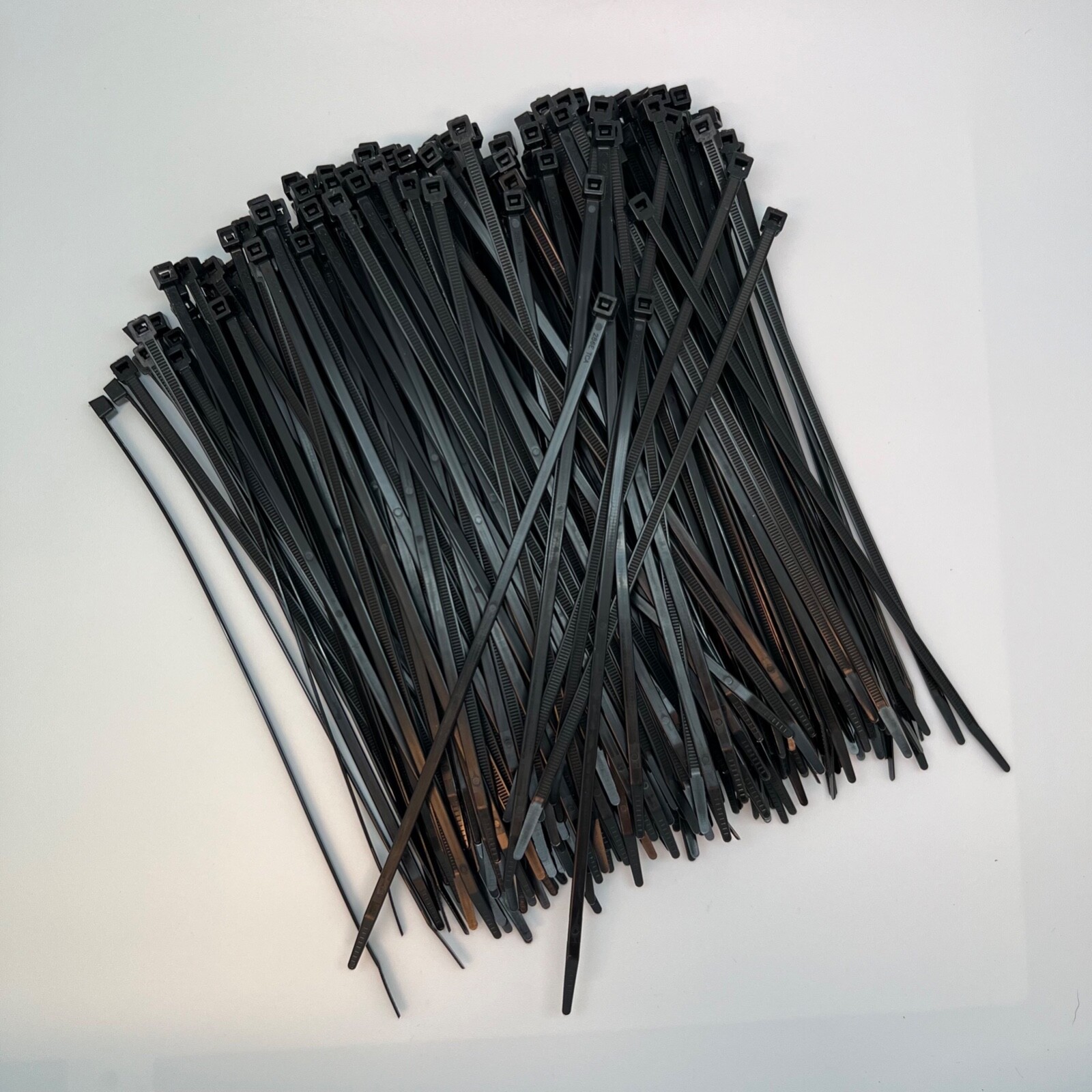 x200 - High Quality Strong Black Cable Ties - Zip Tie - 250mm x 4.8mm