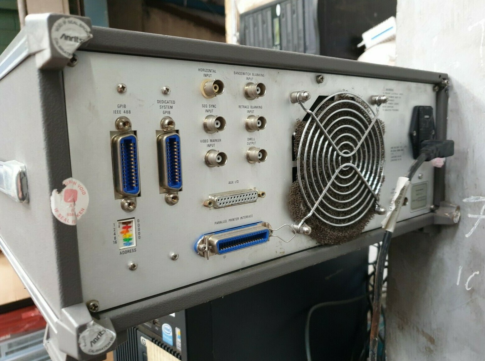 WILTRON 561 SCALAR NETWORK ANALYSER (RBD7.2)