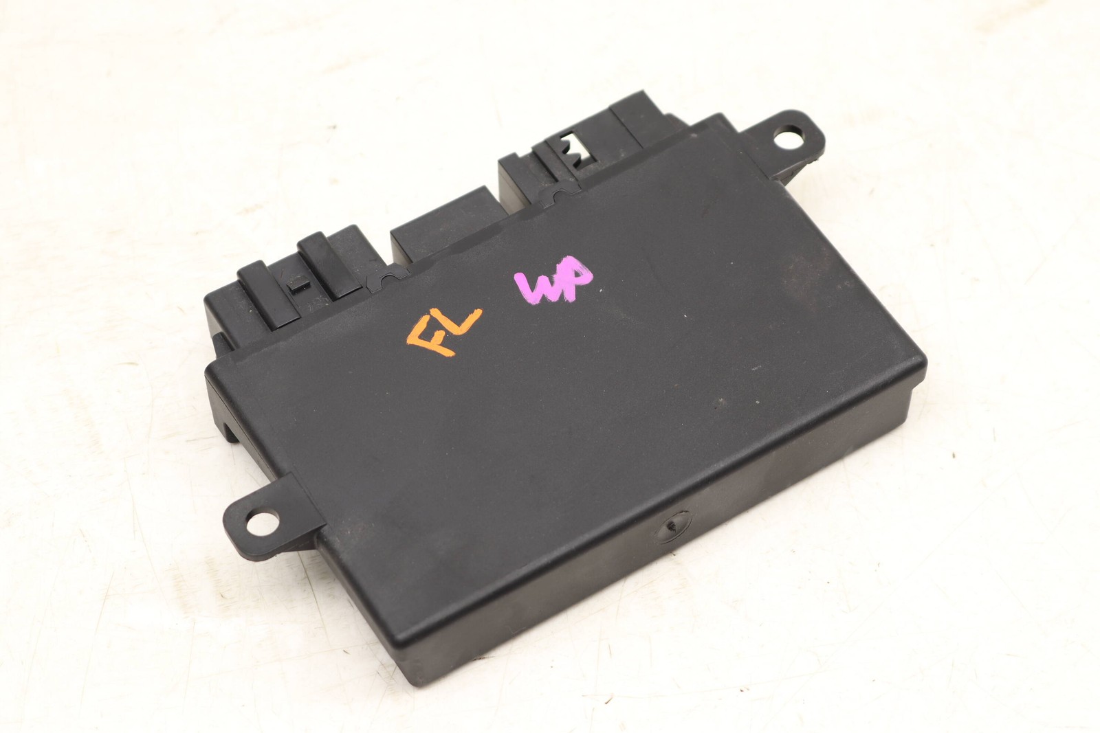 2011-2012 PORSCHE CAYENNE - SEAT Control Module 95861876001