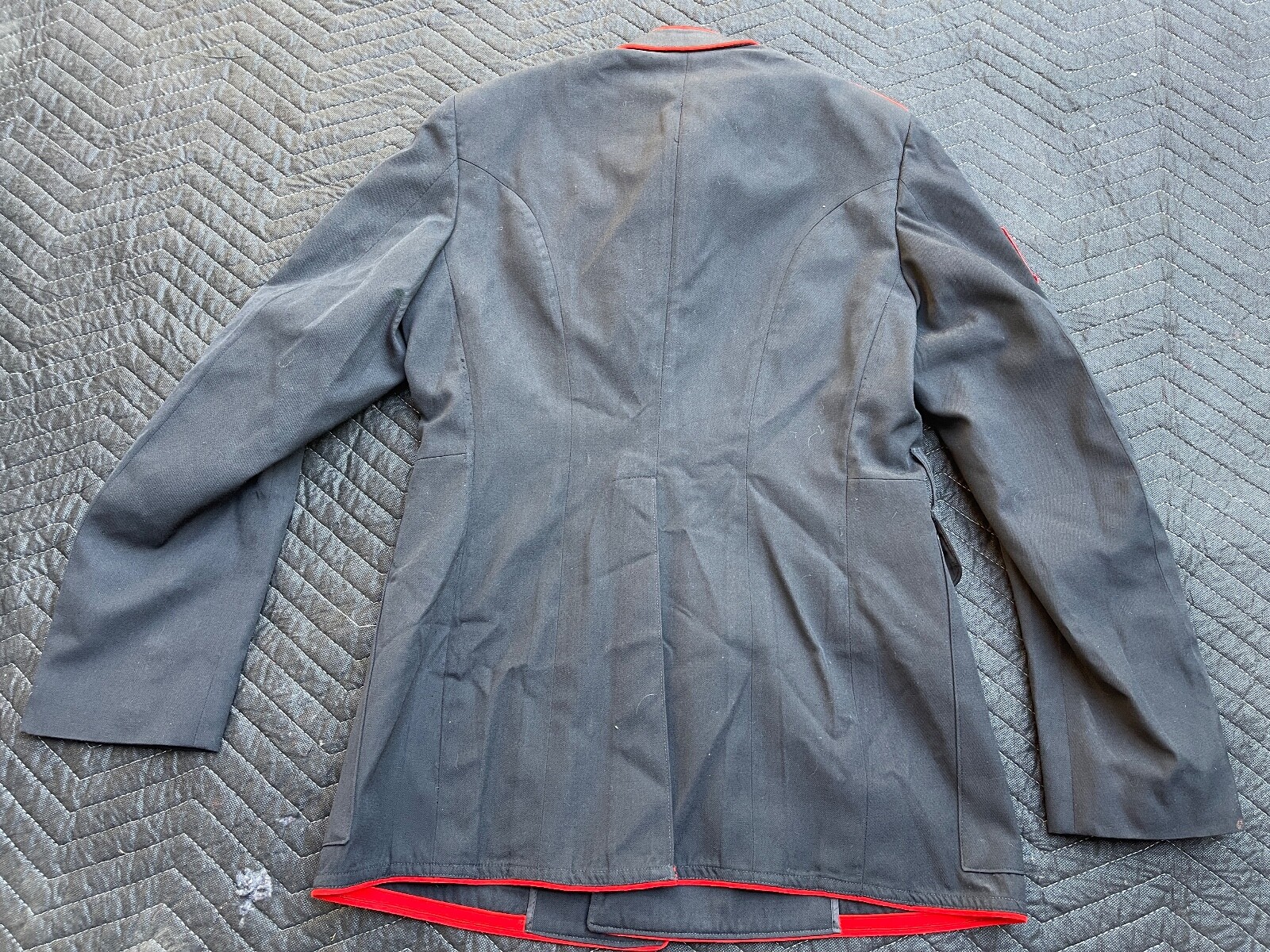 USMC Uniform Jacket W/ Medals Sz 41L
