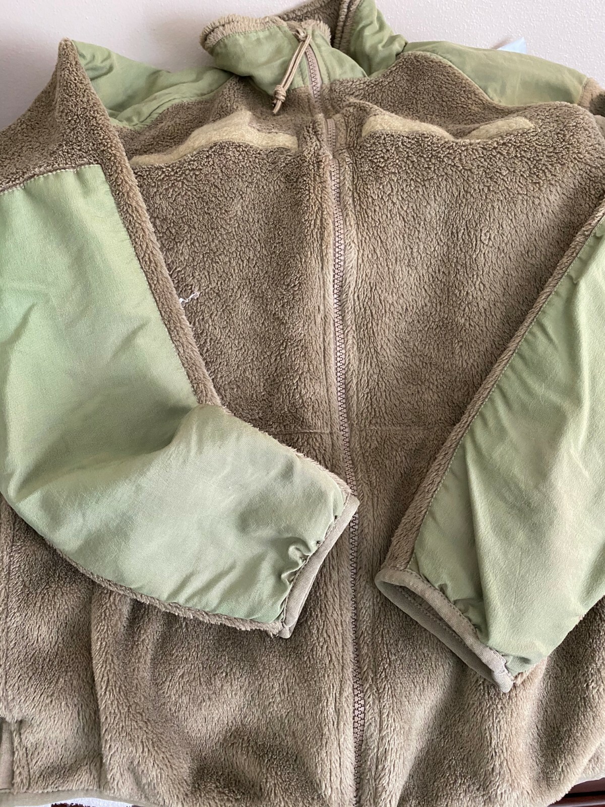 Military Outdoor Clothing Previously Issued Tan Fleece Jacket size Small Short