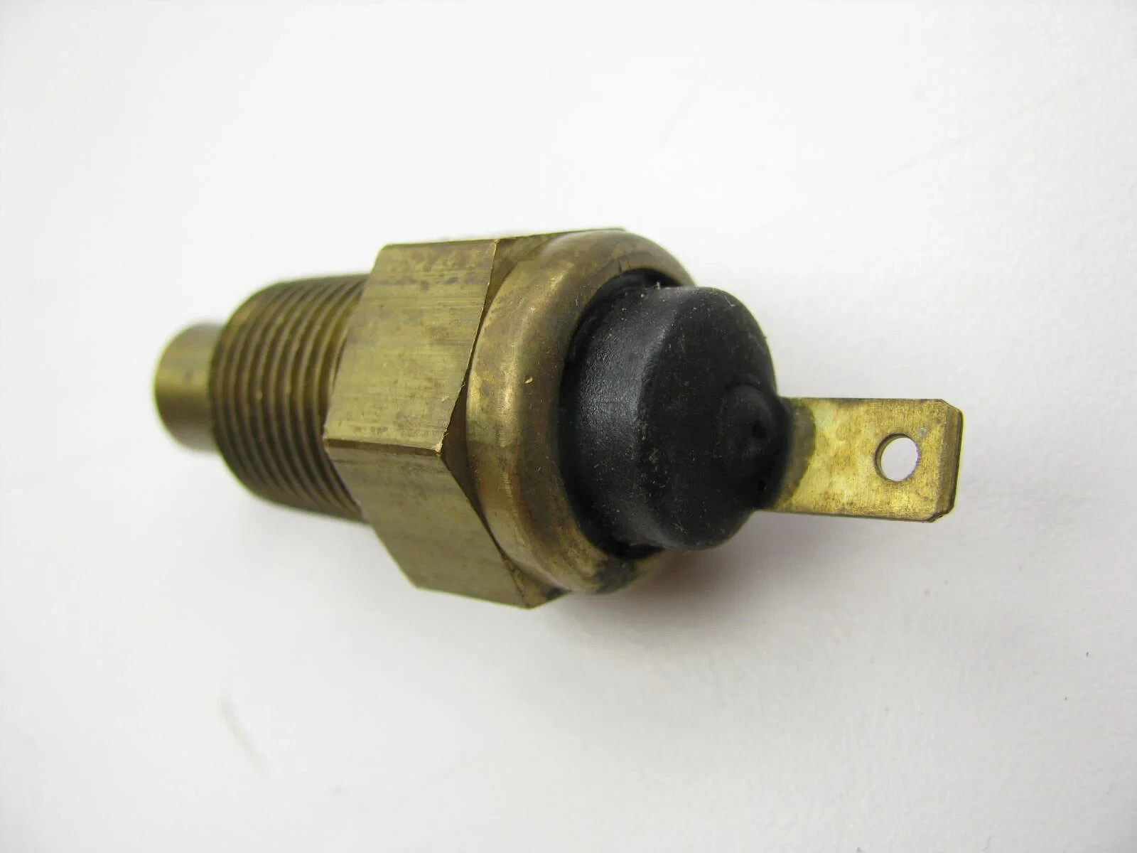 BWD WT390 Engine Coolant Temperature Switch Borg Warner