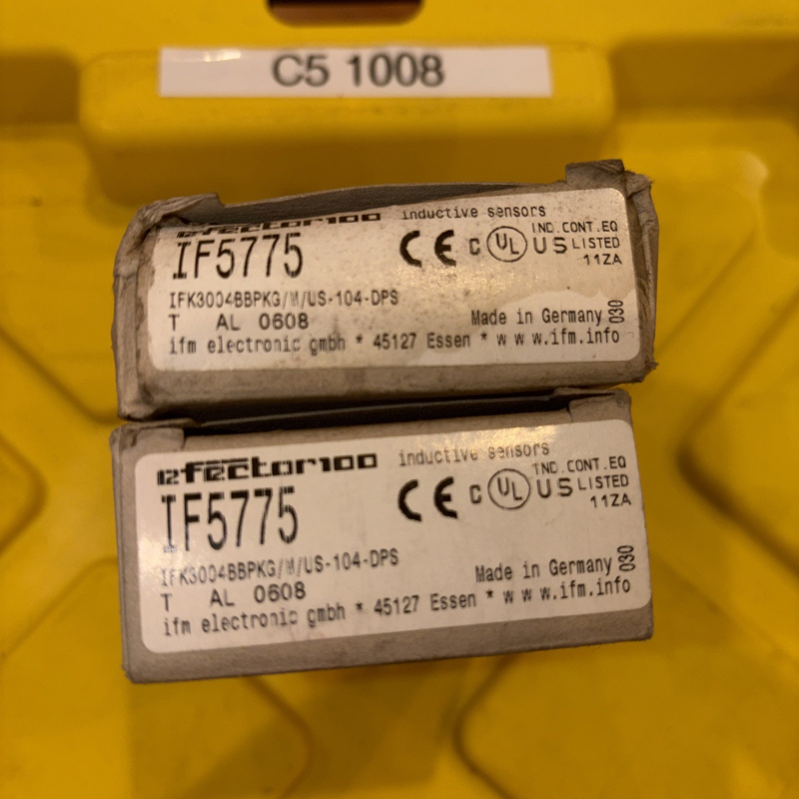 2 Lot - Efector IF5775 IFK3004BBPKG/US-104 Inductive Sensor - NEW