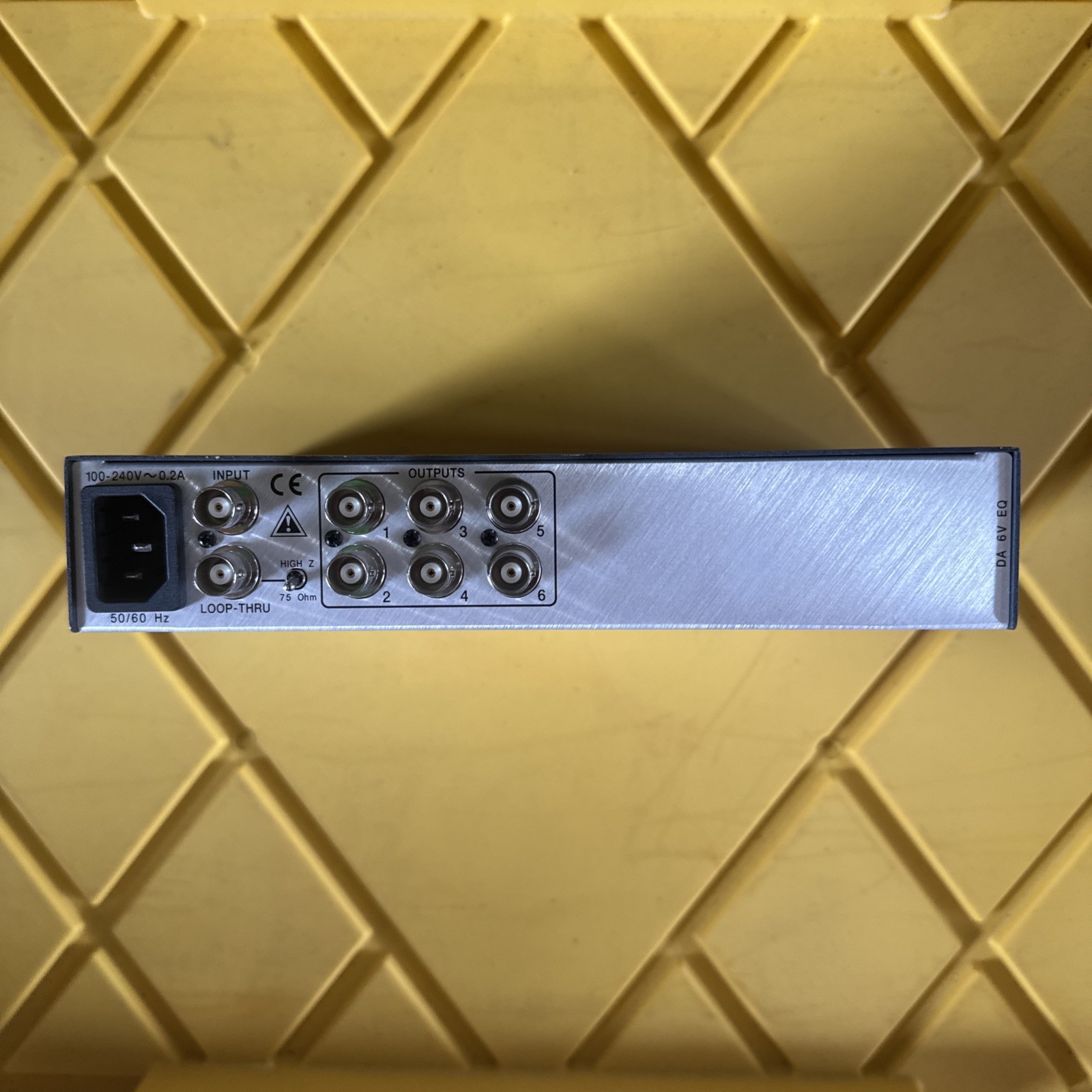 Extron DA 6V EQ - Distribution Amplifier Powers Up No Power Cord