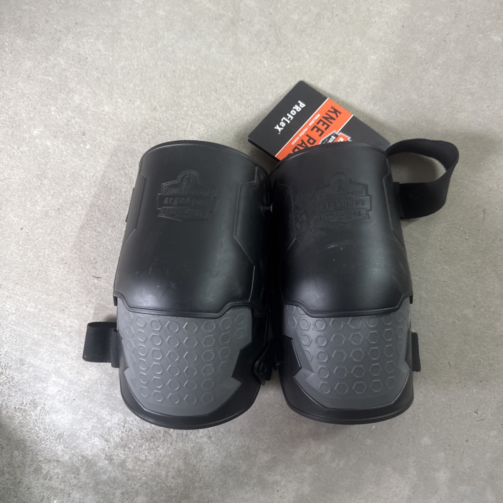 Ergodyne ProFlex 360 Knee Pad, Hinged Design, Hard Shell, Non-Marring Rubber