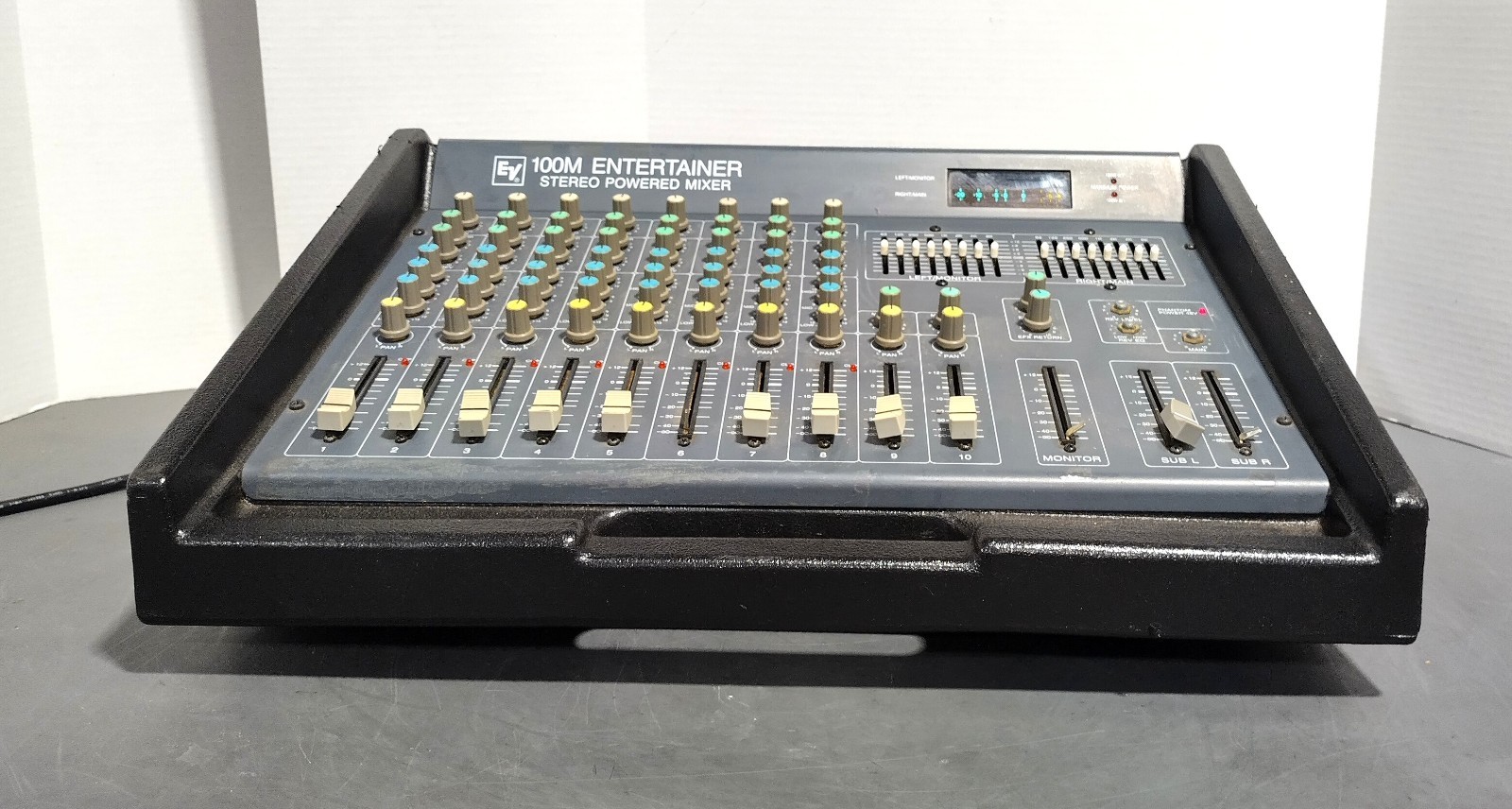 Electro-Voice EV 100M Entertainer 10-Channel Phantom Power Stereo Powered Mixer