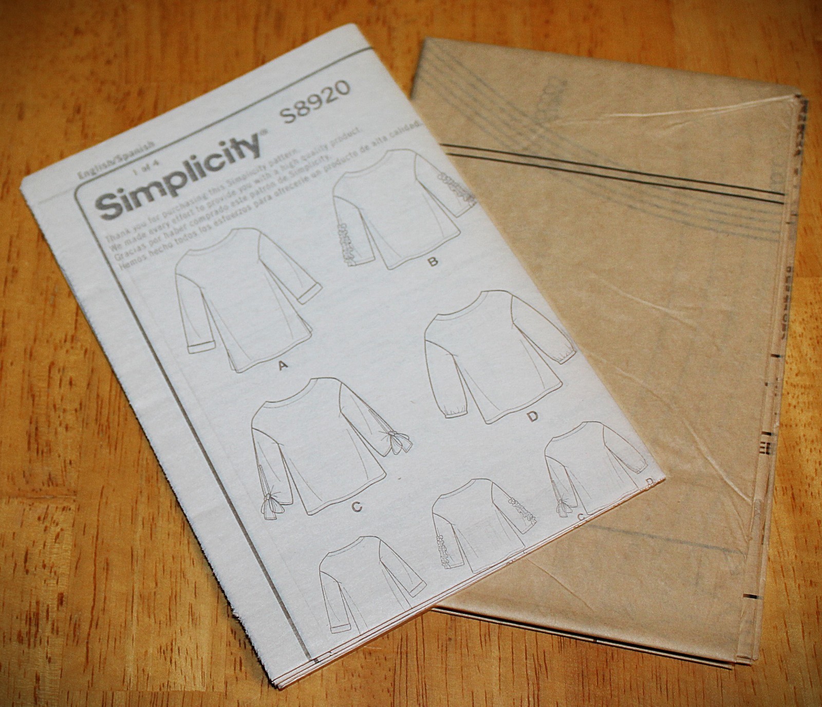 Simplicity ~ PATTERN #8920 MISSES TOP WITH SLEEVE & LENGTH VARIATIONS - NEW