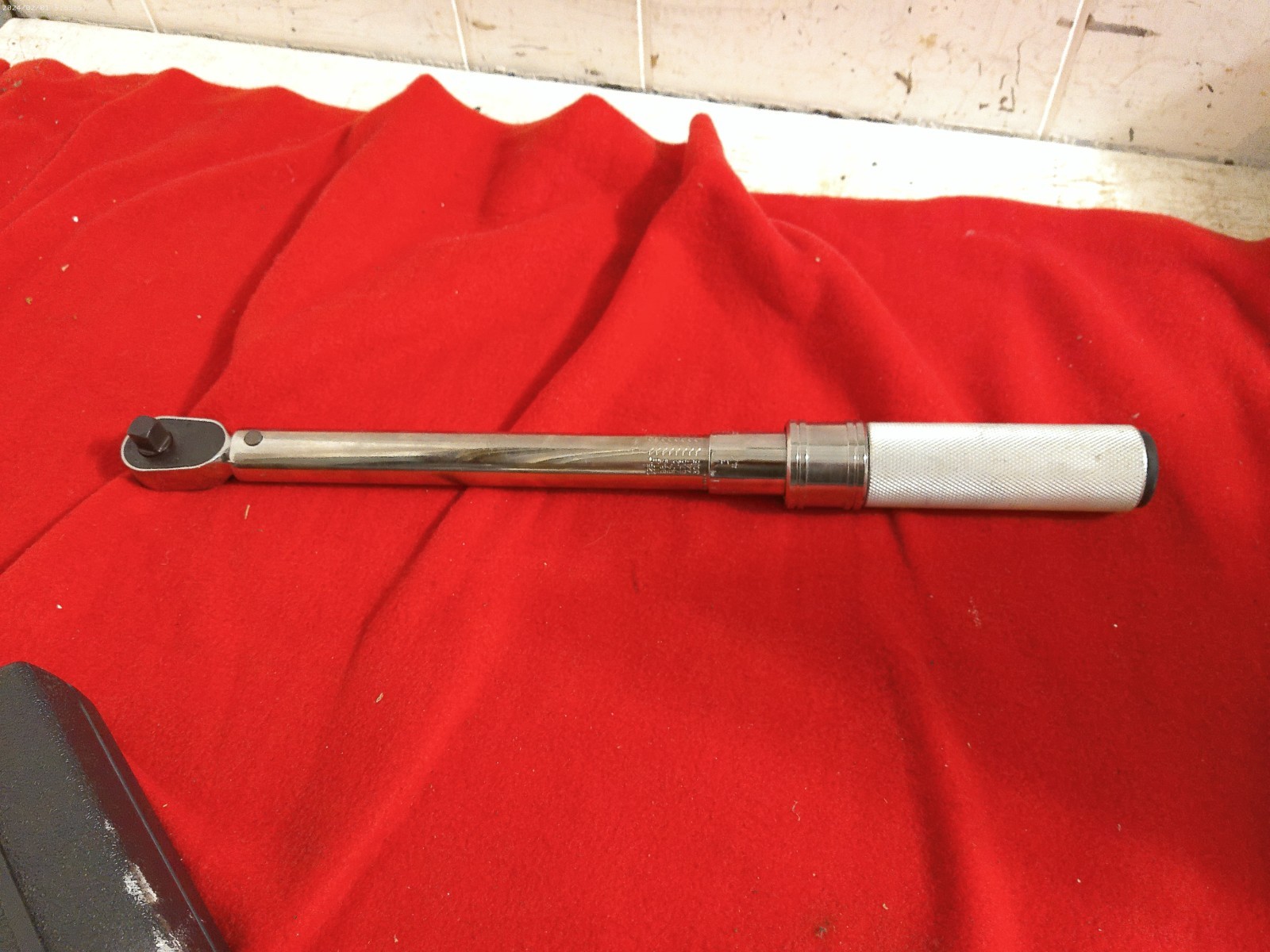 Snap-on QD2R100A 3/8" Drive Adjustable Click Torque Wrench Fixed Ratchet no case