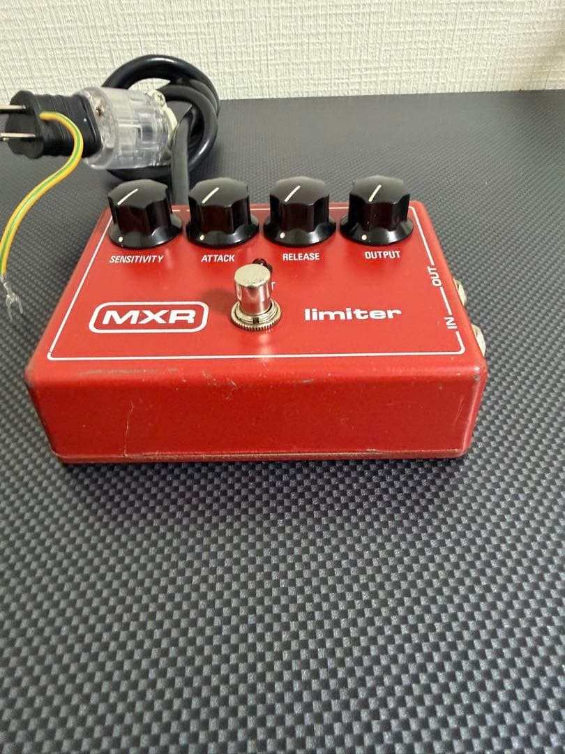 MXR Limiter 143 Effect Pedal Compressor with Power Supply