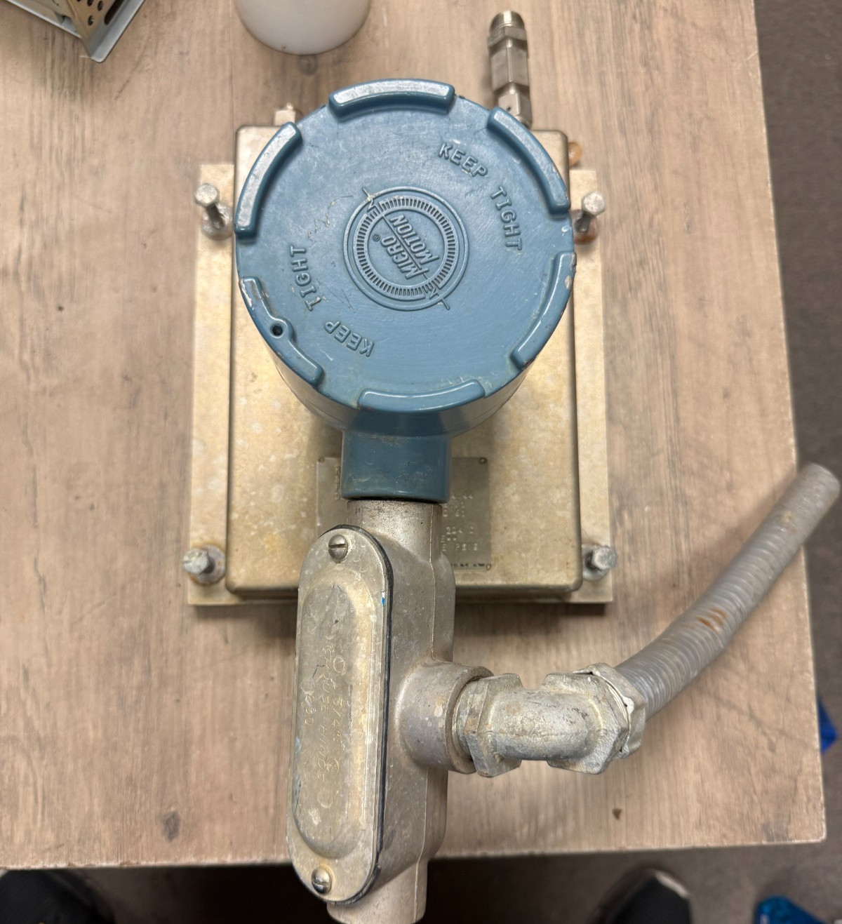 MICRO MOTION MASS FLOW SENSOR TRANSMITTER DS012S100SU