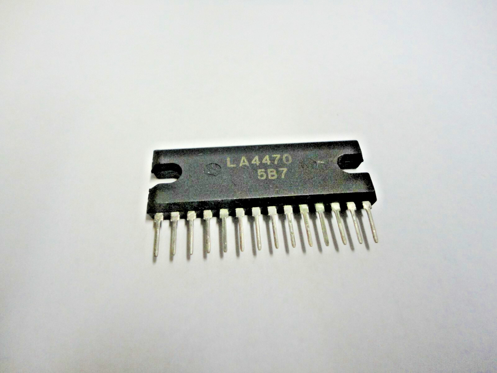 SANYO AUDIO IC LA4470 USED IN MANY MODELS, SHIPS FREE FROM USA TO USA ADDRESSES