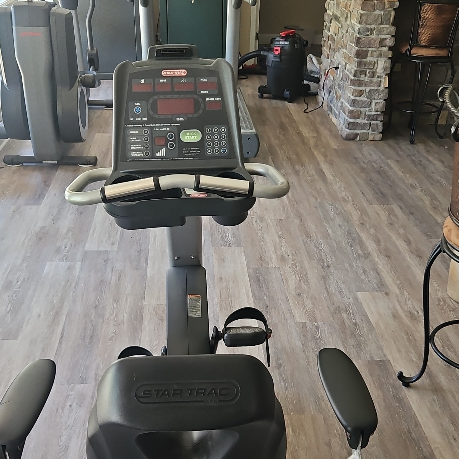 Star Trac Recumbent Exercise Bike RB2 Magnetic Resistance Heart Rate Black/Silv…