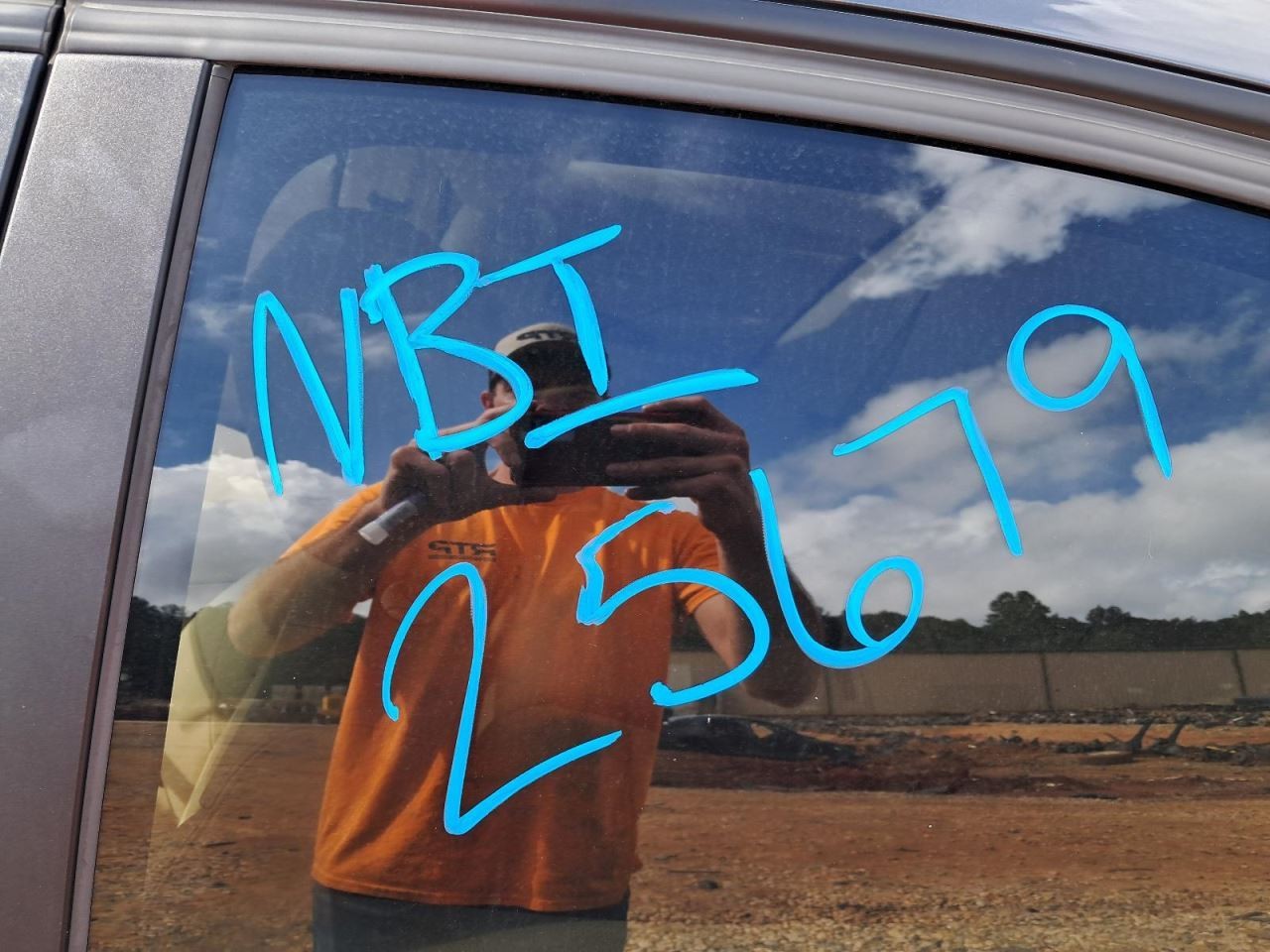 320I 2014 Glove Box 4816732