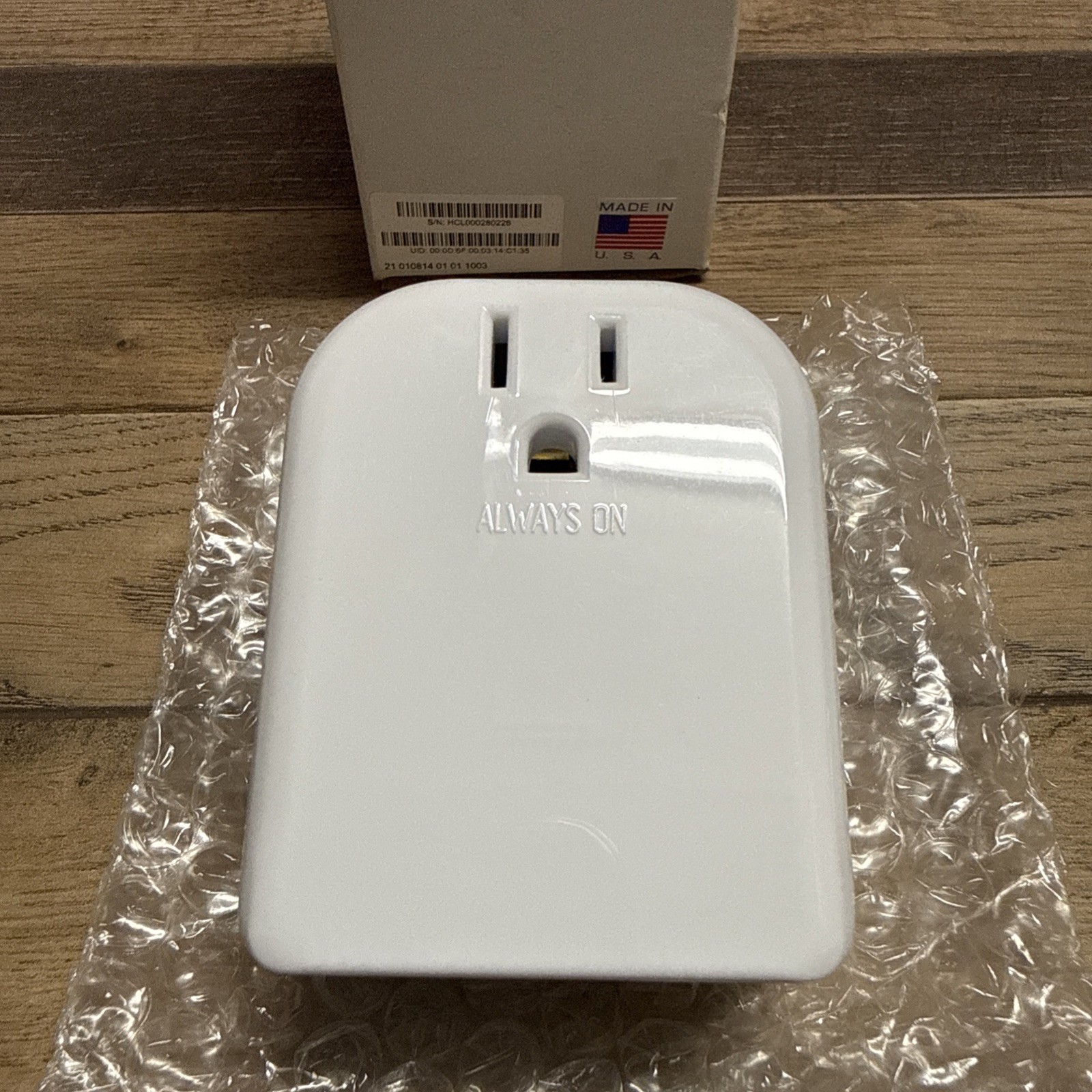Centralite 4257050-ZHAC / 4257050-RZHAC  On/Off Smart Plug Zigbee L11
